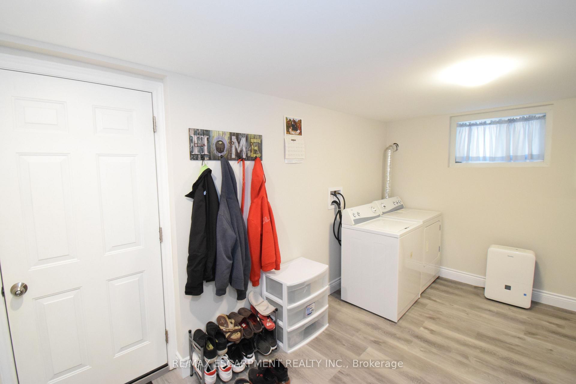 Photo 19 of 264 Hellems Avenue, Welland, Welland Downtown — HOMEH
