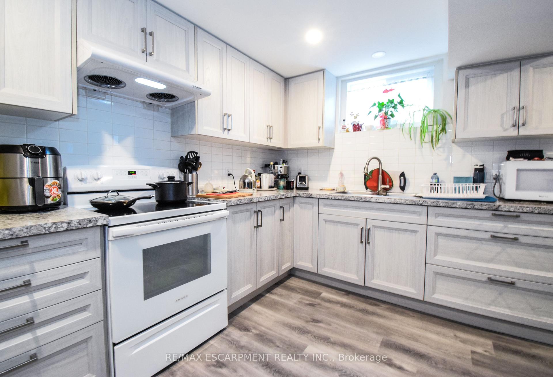 Photo 25 of 264 Hellems Avenue, Welland, Welland Downtown — HOMEH