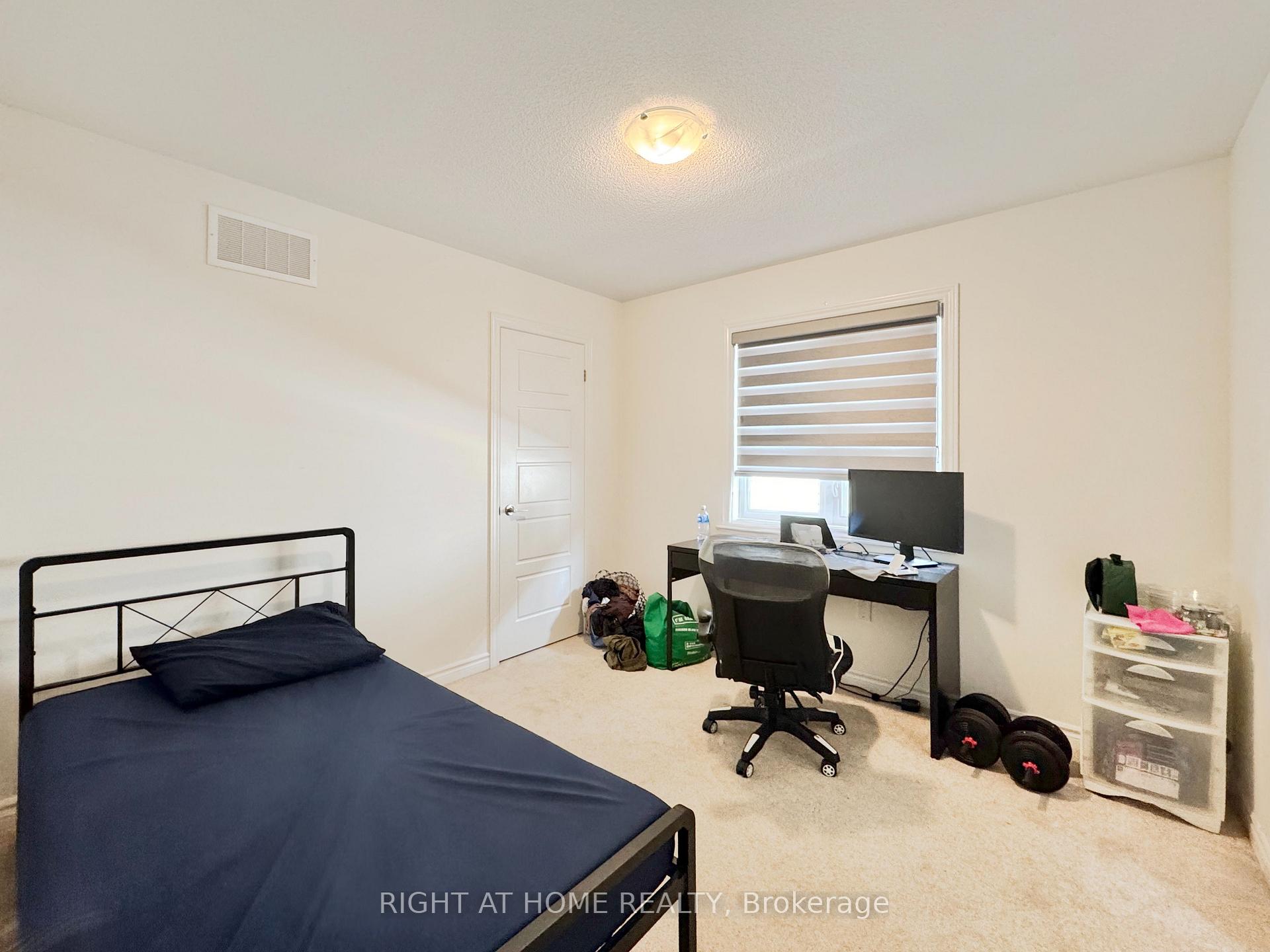 Photo 7 of 143 Shepherd Drive, Barrie, Rural Barrie Southeast — HOMEH