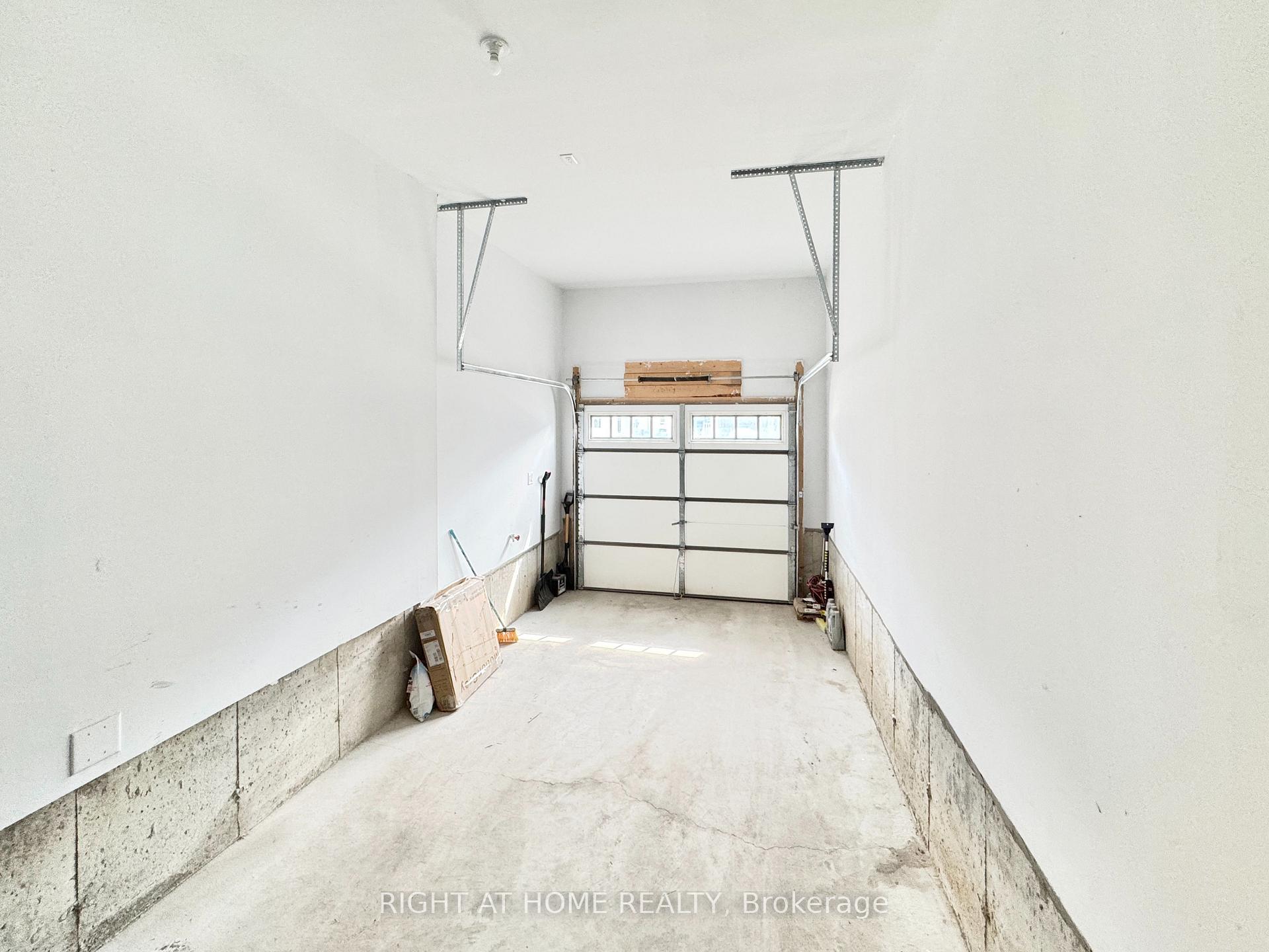 Photo 9 of 143 Shepherd Drive, Barrie, Rural Barrie Southeast — HOMEH