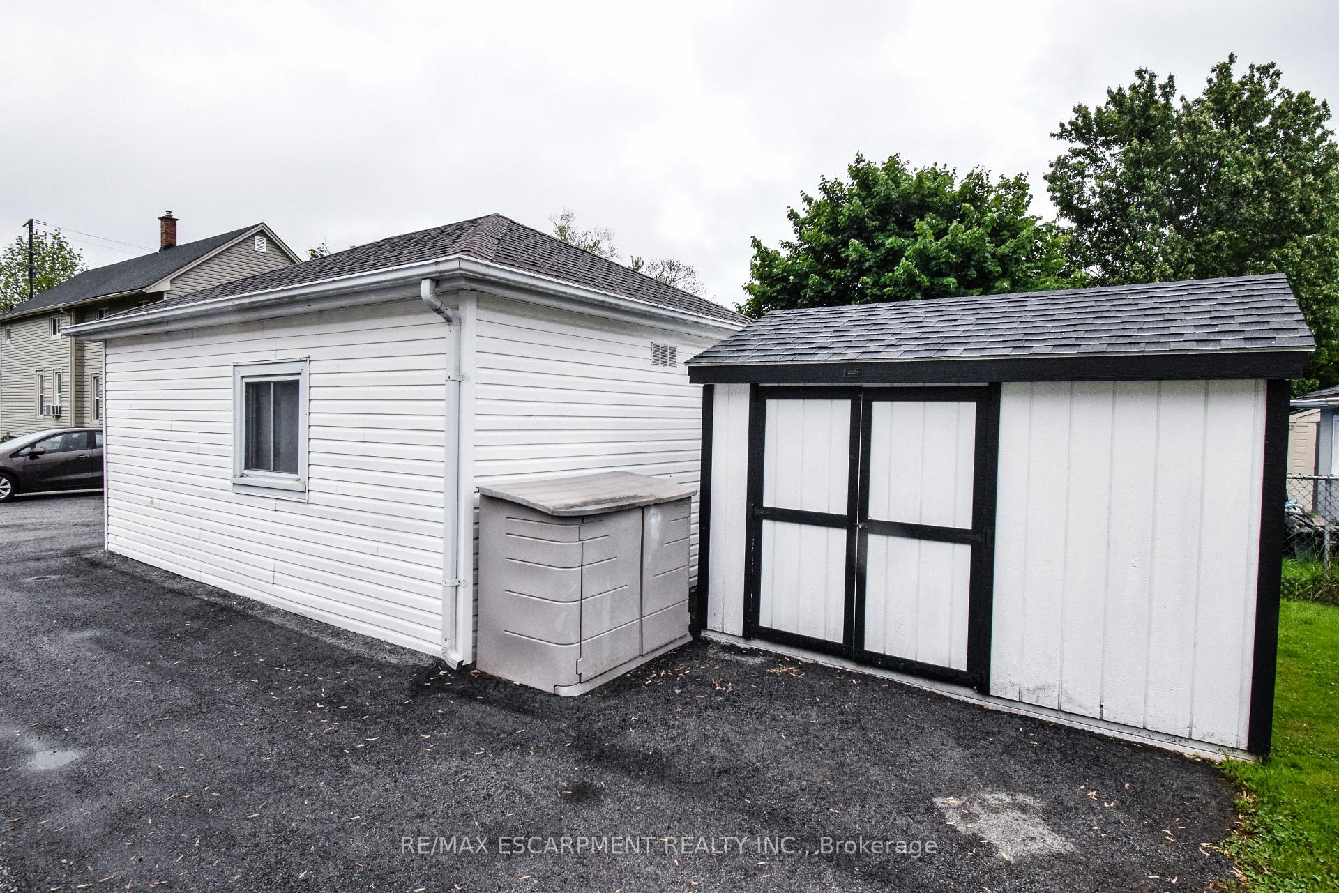 Photo 6 of 258 Hellems Avenue, Welland, Welland Downtown — HOMEH