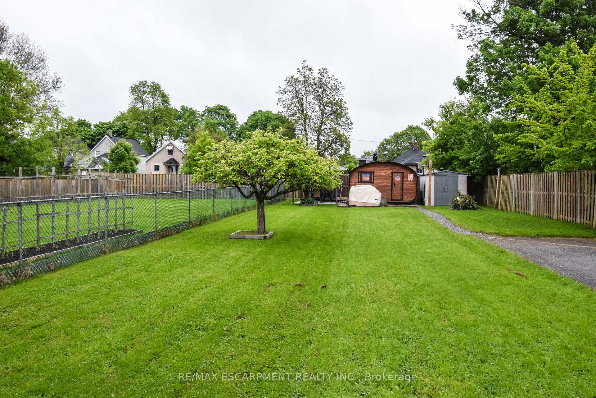 Photo 8 of 258 Hellems Avenue, Welland, Welland Downtown — HOMEH