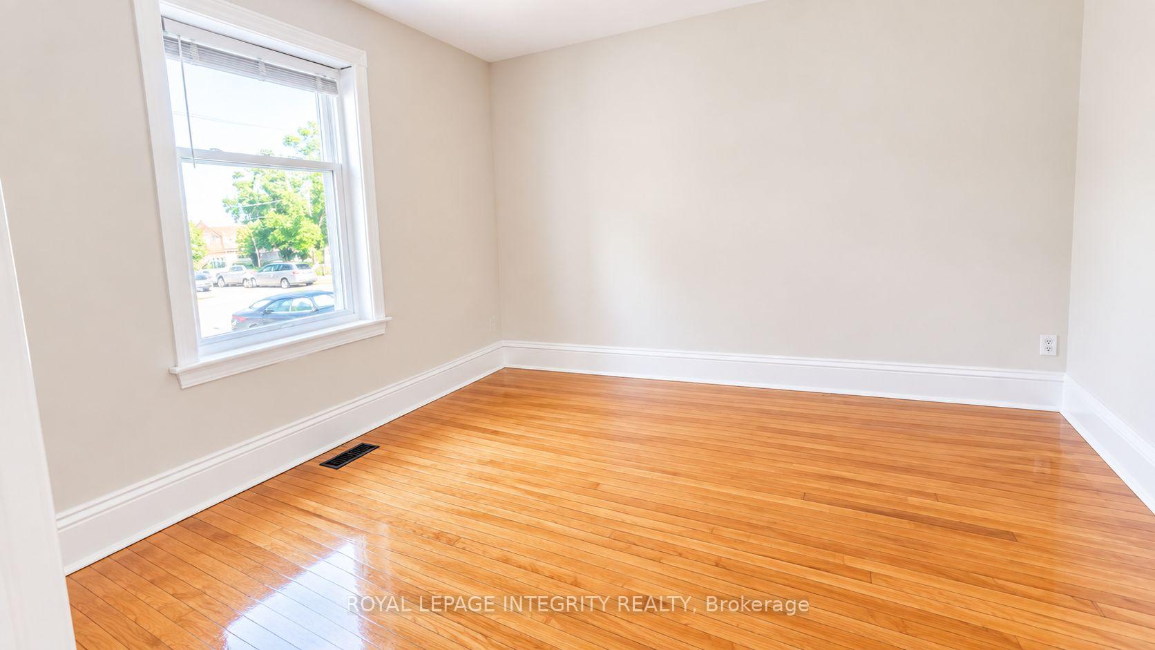 Photo 3 of 444 Gladstone Avenue, Ottawa, Ottawa Centre — HOMEH