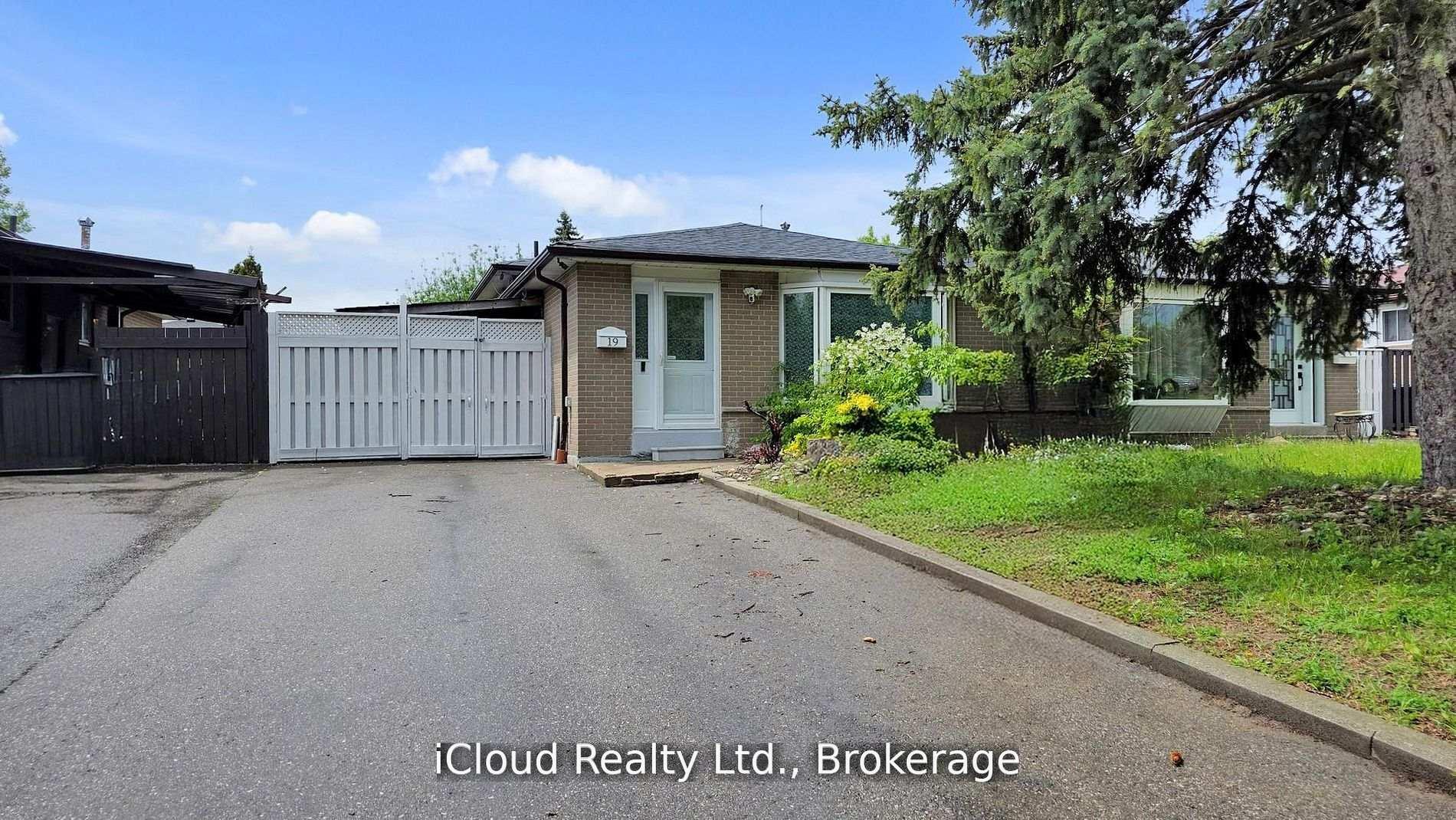 Photo 3 of 19 Flamingo Crescent, Brampton, Southgate — HOMEH