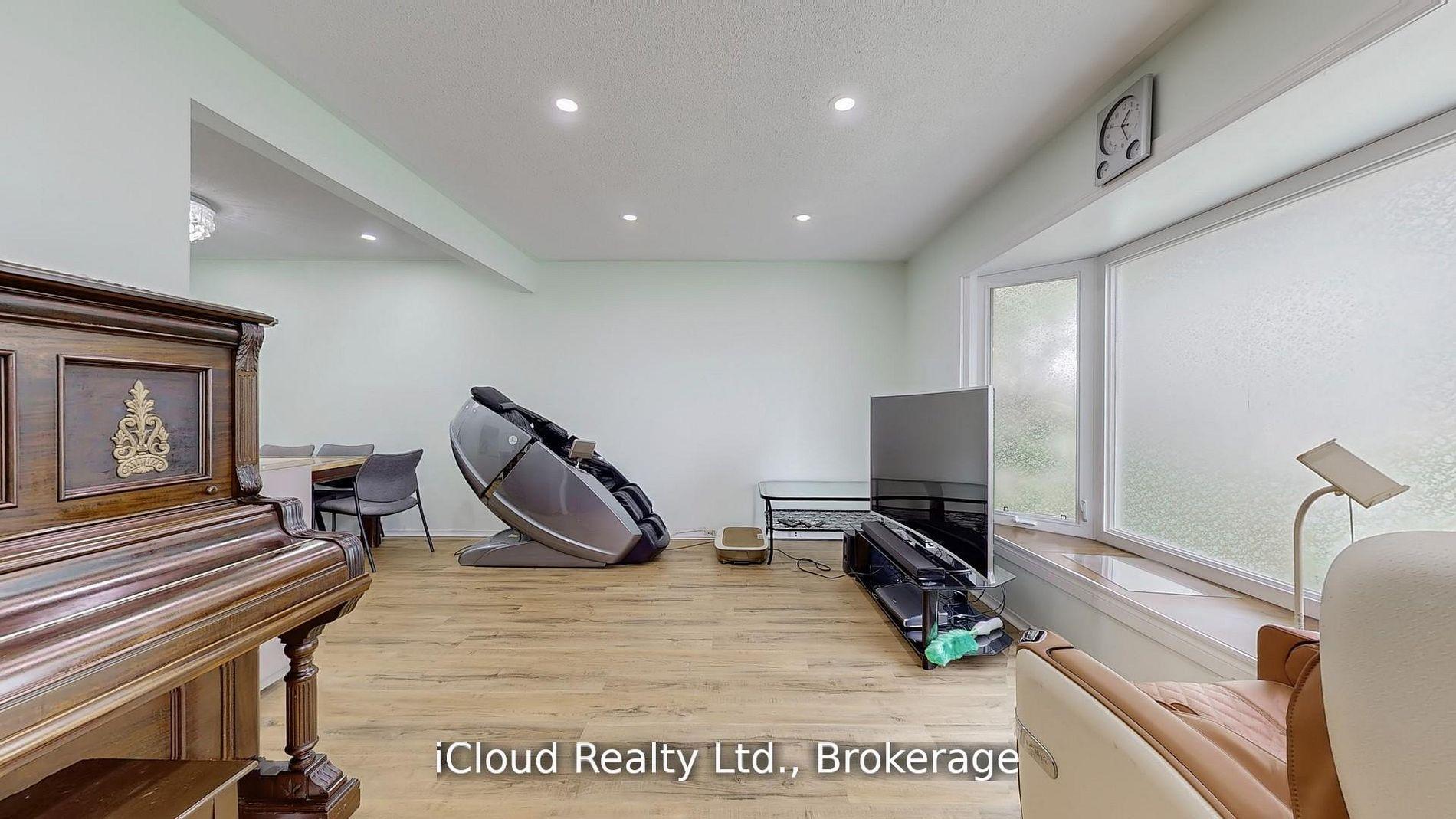 Photo 5 of 19 Flamingo Crescent, Brampton, Southgate — HOMEH