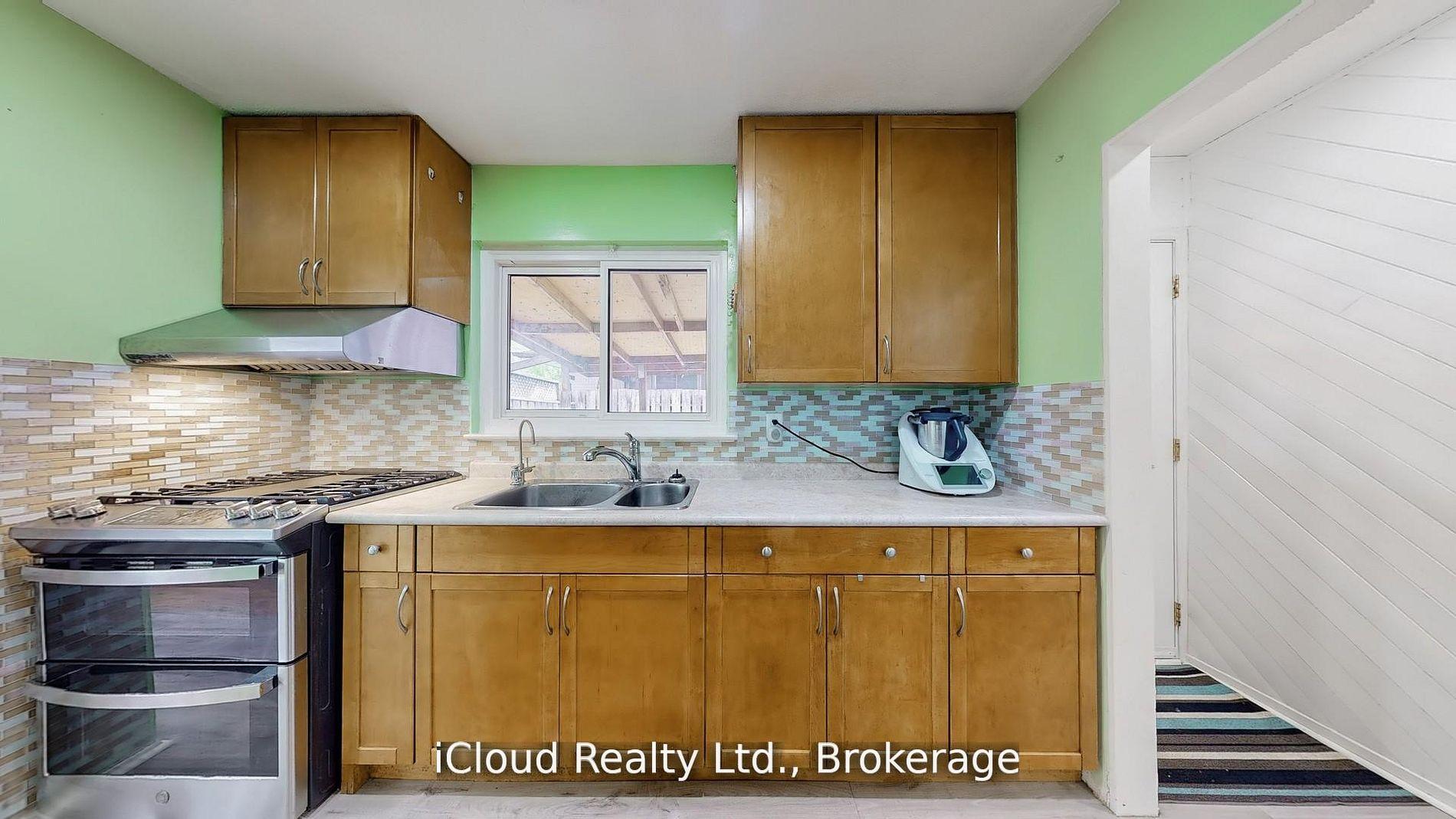 Photo 12 of 19 Flamingo Crescent, Brampton, Southgate — HOMEH