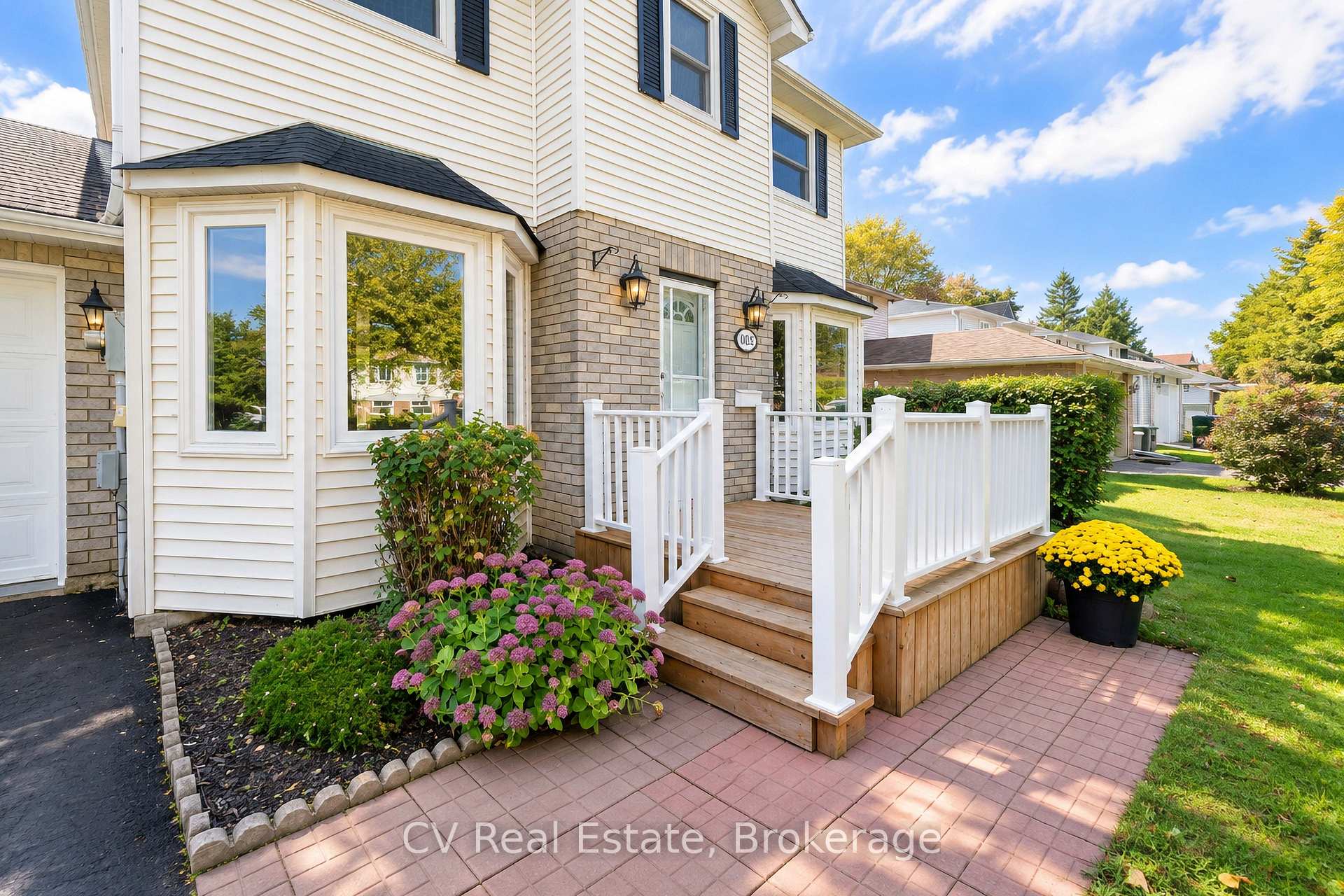 Photo 3 of 1025 Maclean Street, Innisfil, Alcona — HOMEH