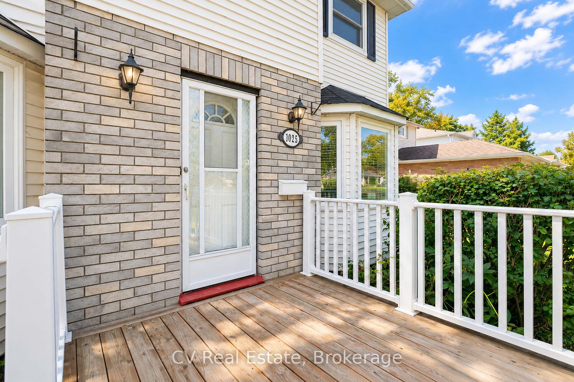 Photo 4 of 1025 Maclean Street, Innisfil, Alcona — HOMEH