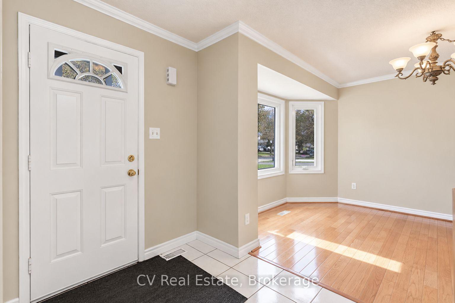 Photo 5 of 1025 Maclean Street, Innisfil, Alcona — HOMEH