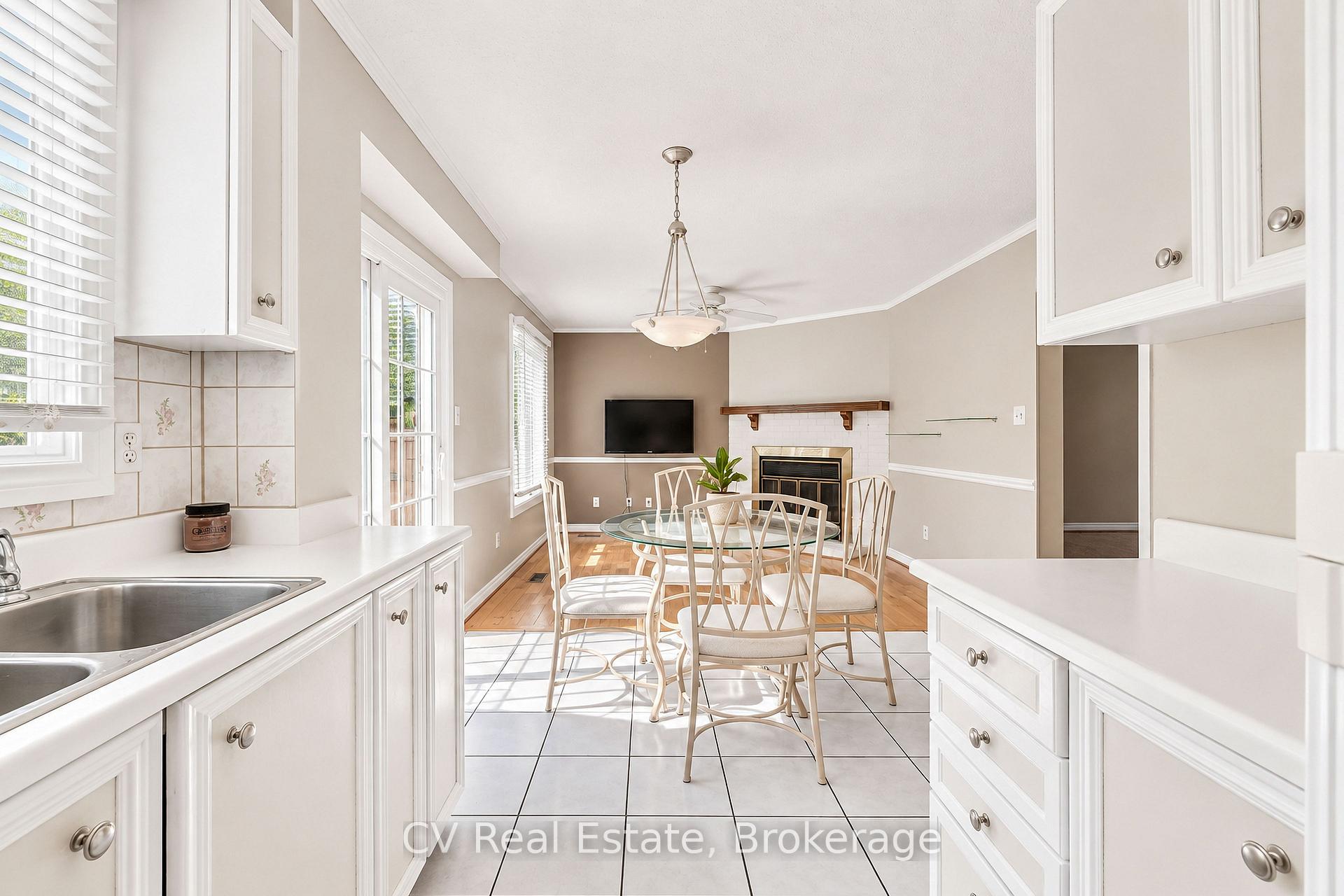 Photo 10 of 1025 Maclean Street, Innisfil, Alcona — HOMEH