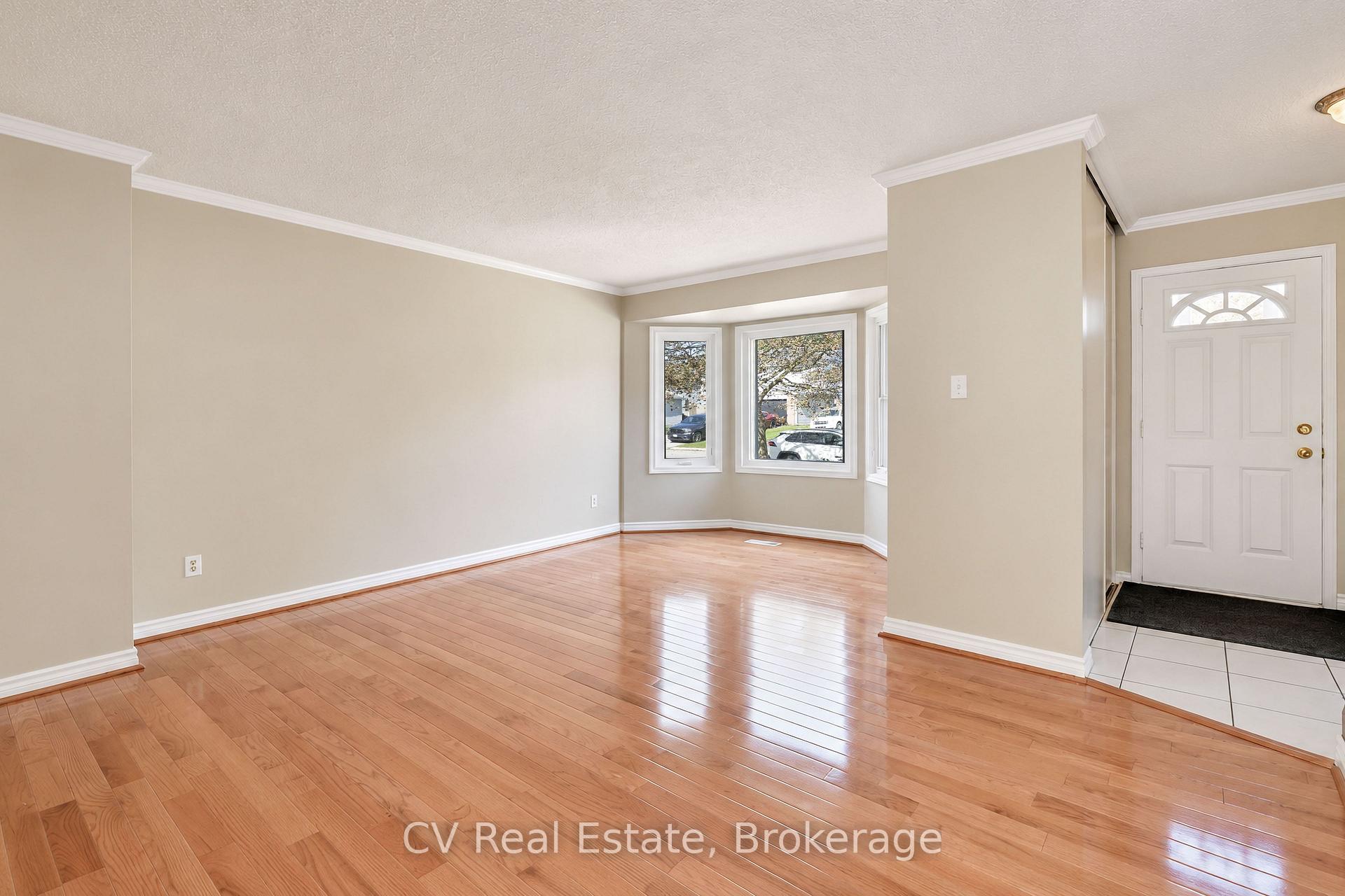 Photo 18 of 1025 Maclean Street, Innisfil, Alcona — HOMEH
