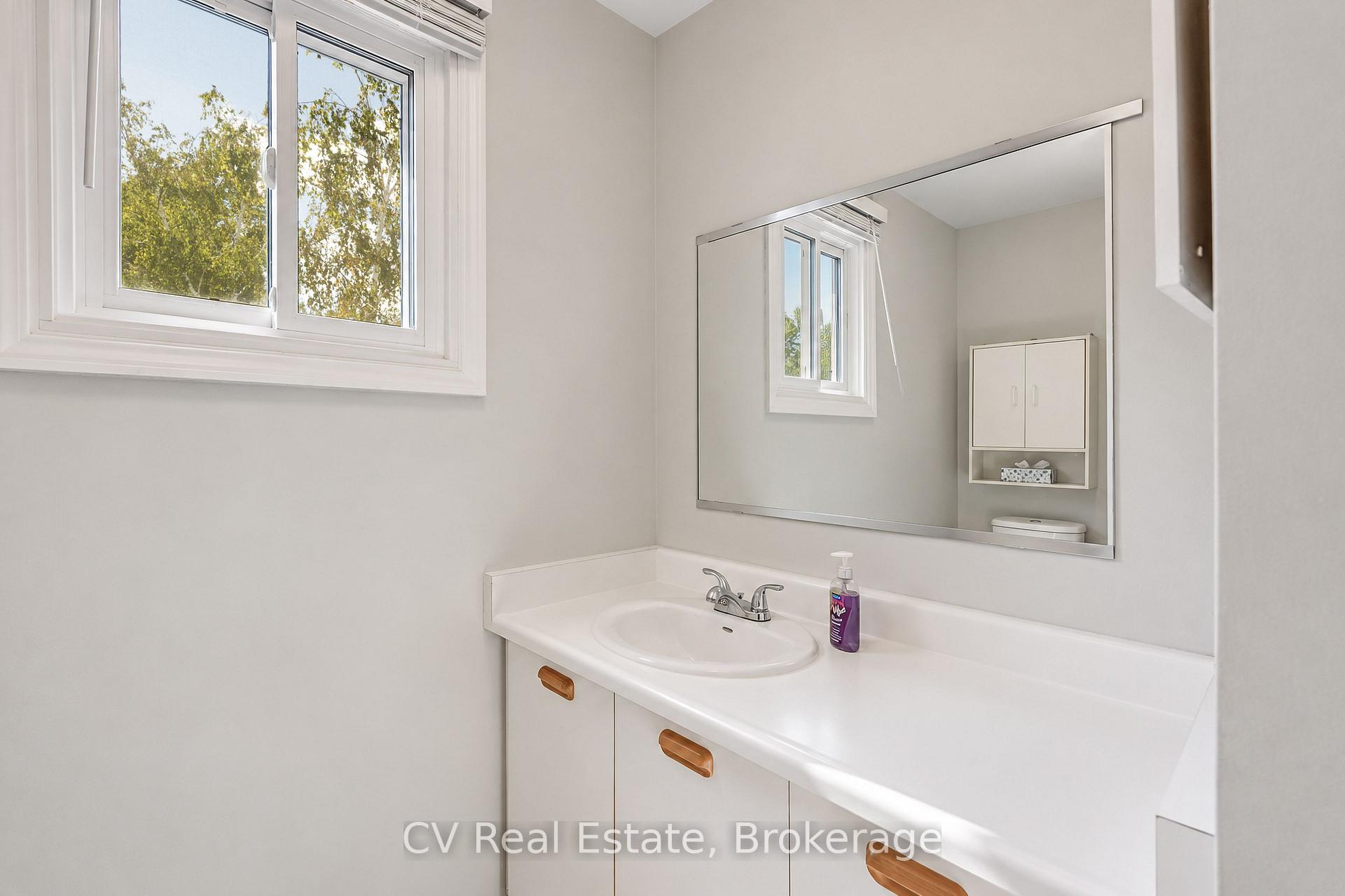 Photo 31 of 1025 Maclean Street, Innisfil, Alcona — HOMEH