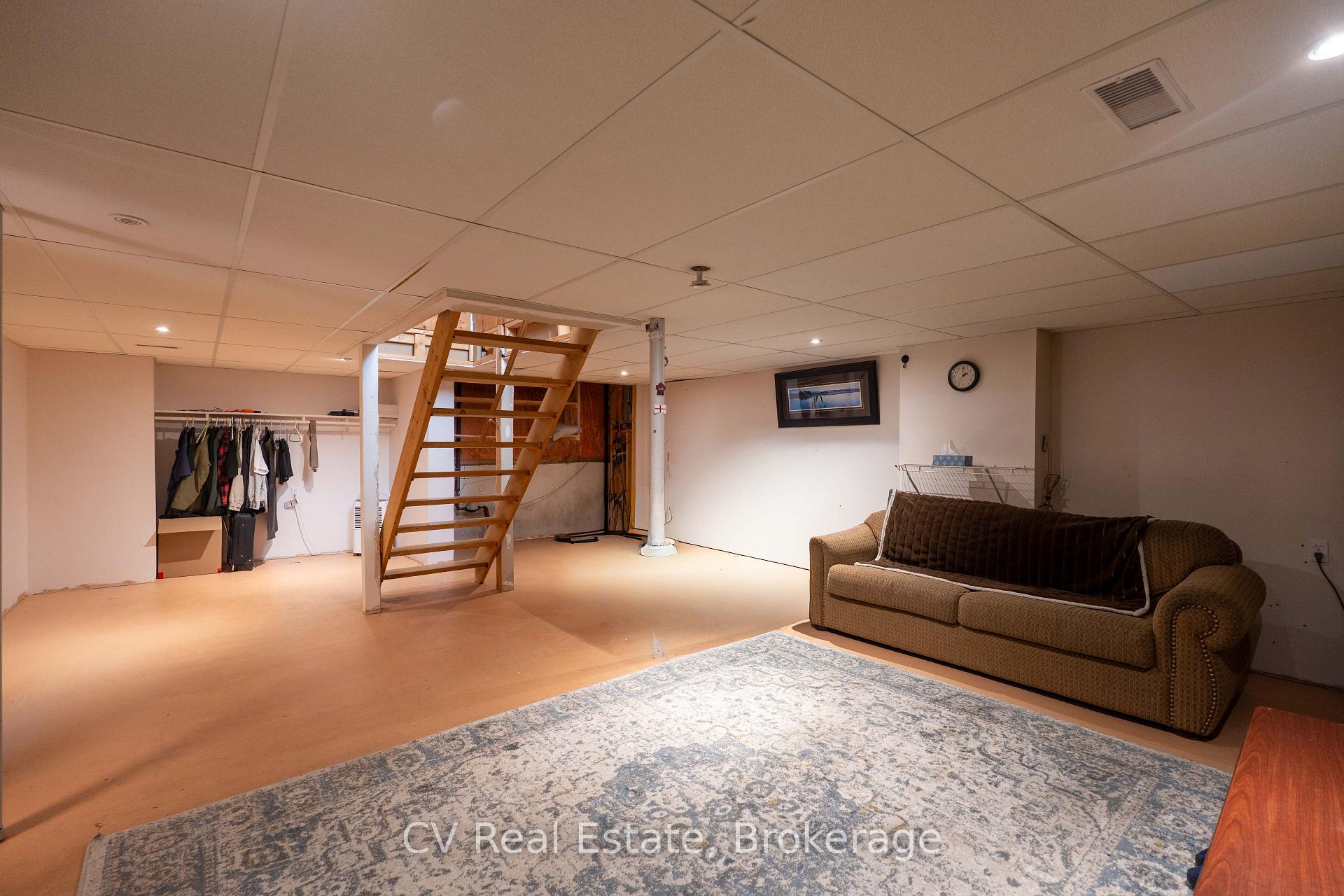 Photo 34 of 1025 Maclean Street, Innisfil, Alcona — HOMEH