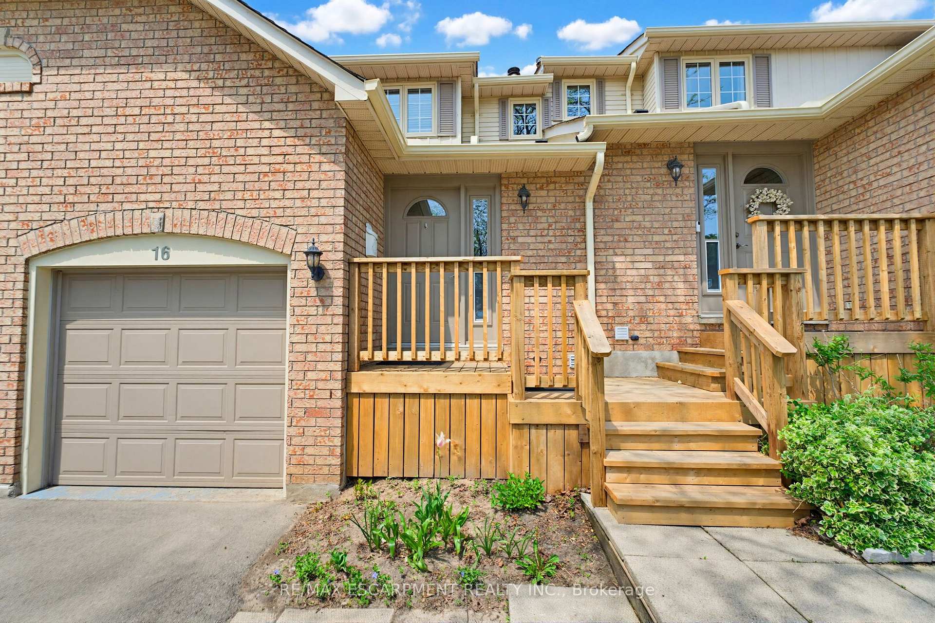 Photo 1 of Unit 16, 79 Braeheid Avenue, Hamilton, Waterdown — HOMEH