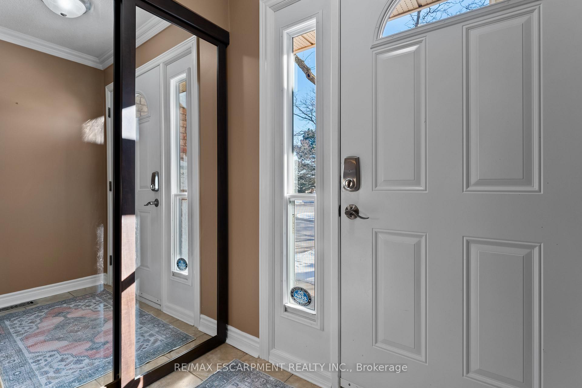 Photo 4 of Unit 16, 79 Braeheid Avenue, Hamilton, Waterdown — HOMEH
