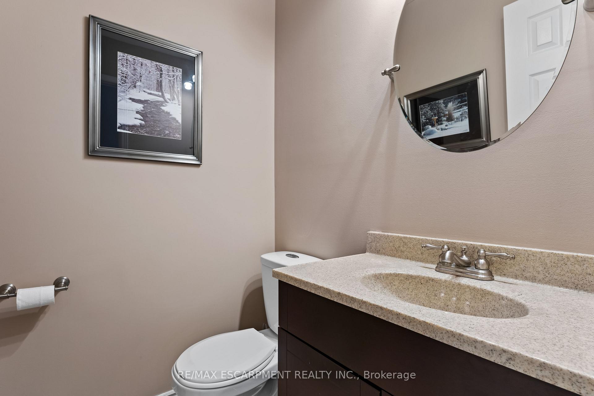 Photo 5 of Unit 16, 79 Braeheid Avenue, Hamilton, Waterdown — HOMEH