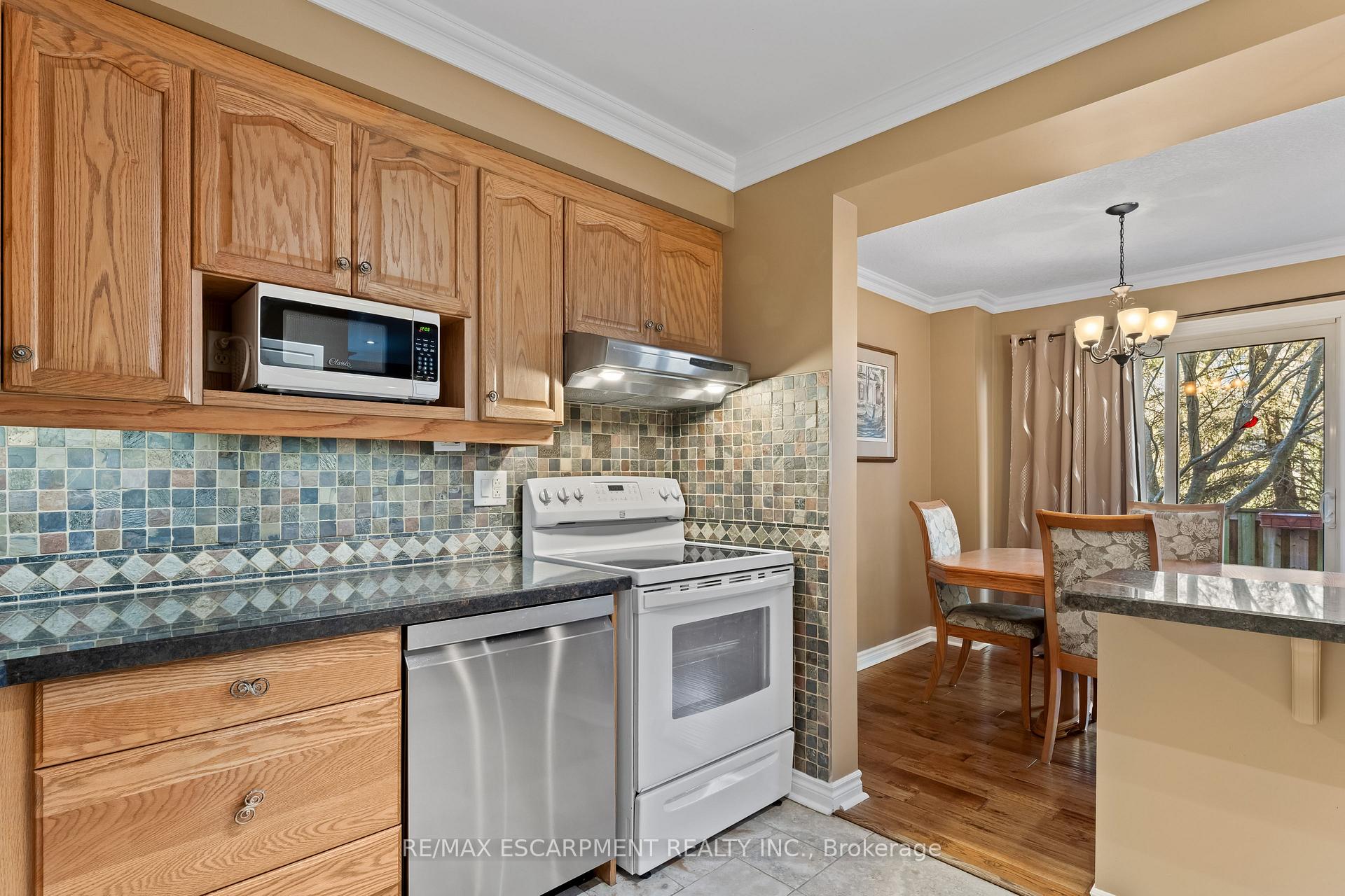 Photo 11 of Unit 16, 79 Braeheid Avenue, Hamilton, Waterdown — HOMEH