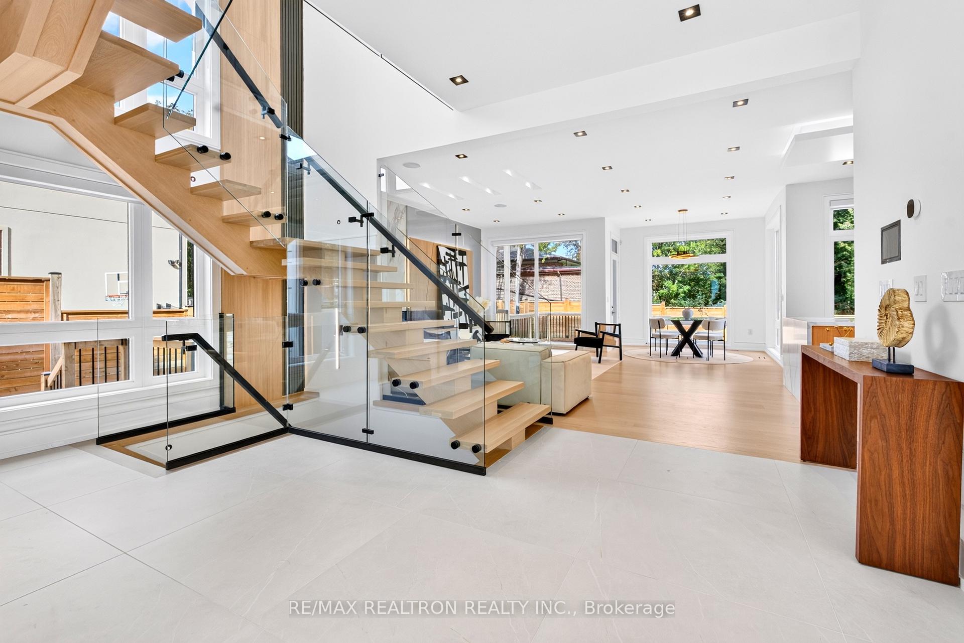 Photo 7 of 259 Ruggles Avenue, Richmond Hill, Harding — HOMEH