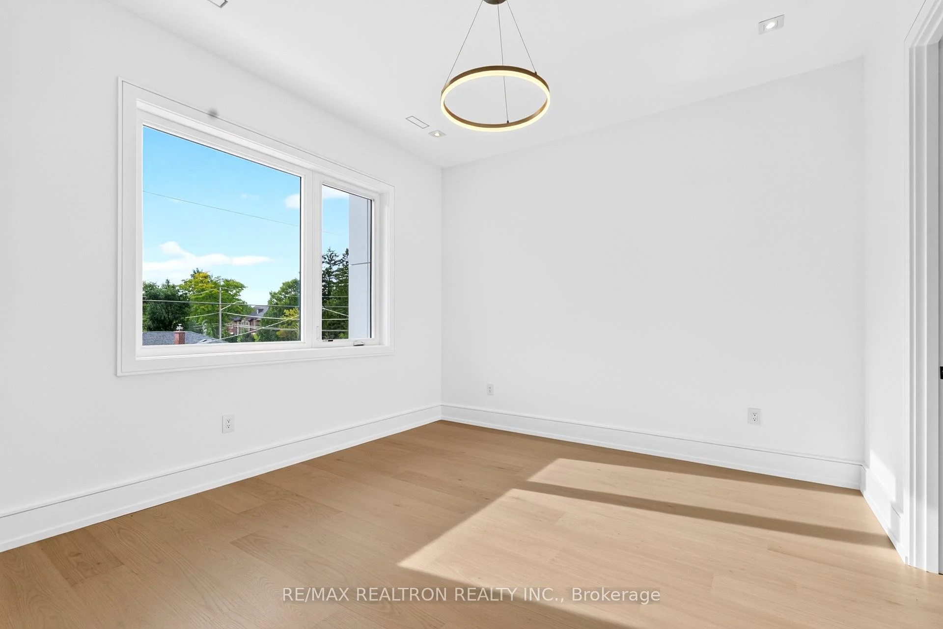 Photo 33 of 259 Ruggles Avenue, Richmond Hill, Harding — HOMEH