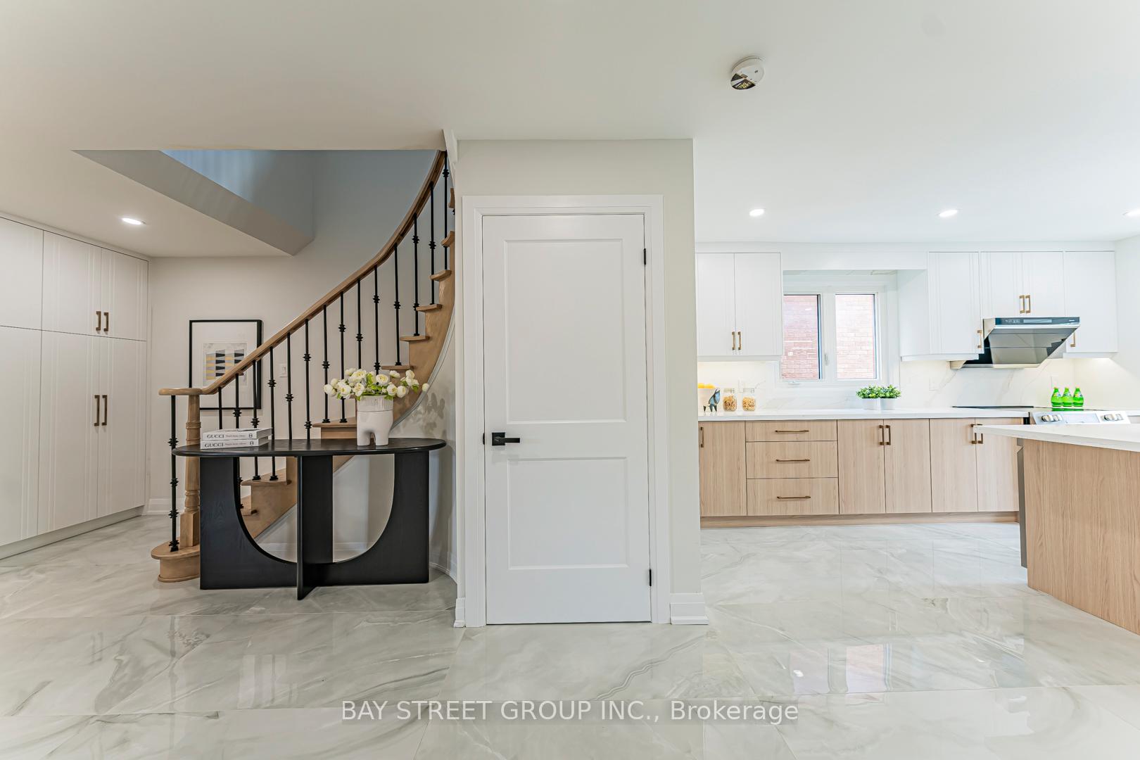 Photo 9 of 146 Cabinet Crescent, Vaughan, West Woodbridge — HOMEH