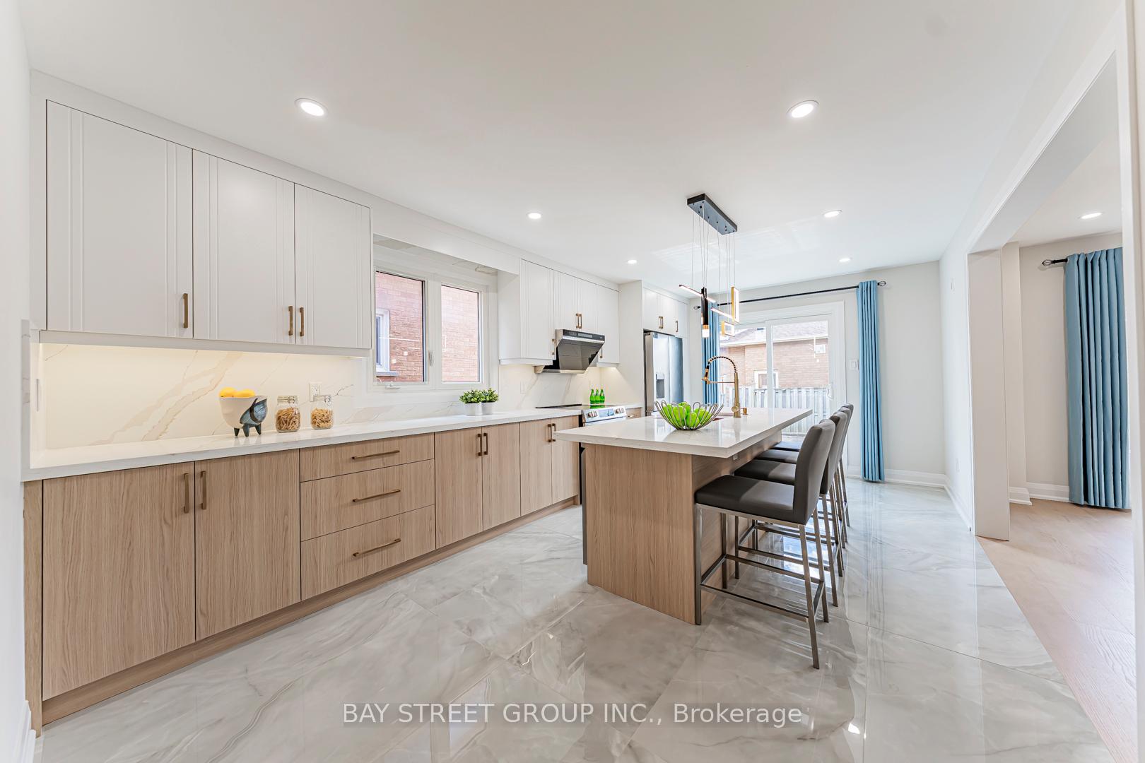 Photo 10 of 146 Cabinet Crescent, Vaughan, West Woodbridge — HOMEH