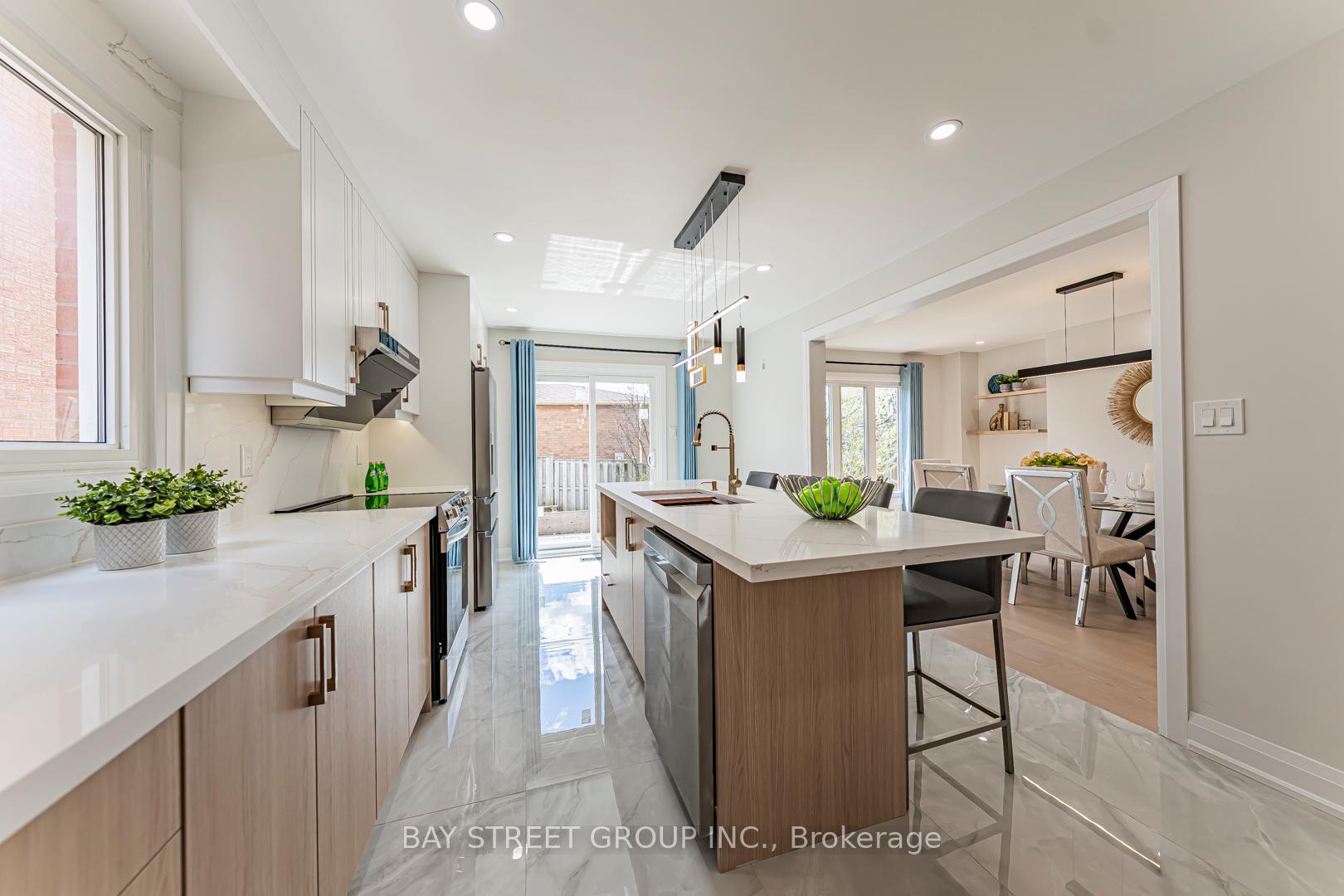 Photo 11 of 146 Cabinet Crescent, Vaughan, West Woodbridge — HOMEH