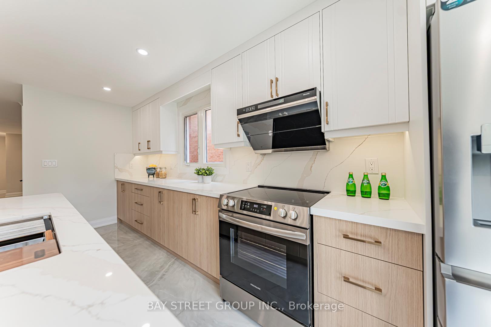 Photo 13 of 146 Cabinet Crescent, Vaughan, West Woodbridge — HOMEH