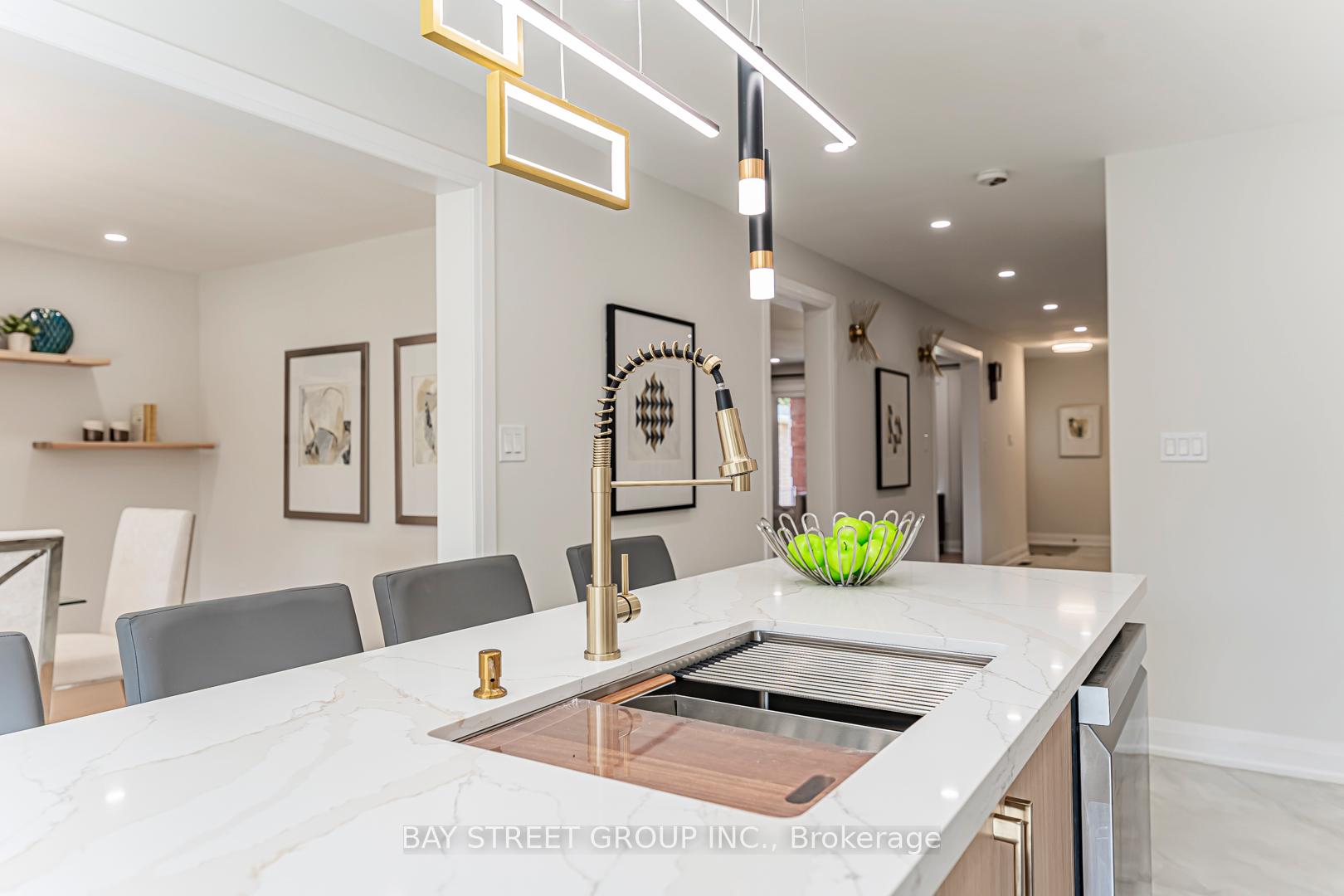 Photo 15 of 146 Cabinet Crescent, Vaughan, West Woodbridge — HOMEH