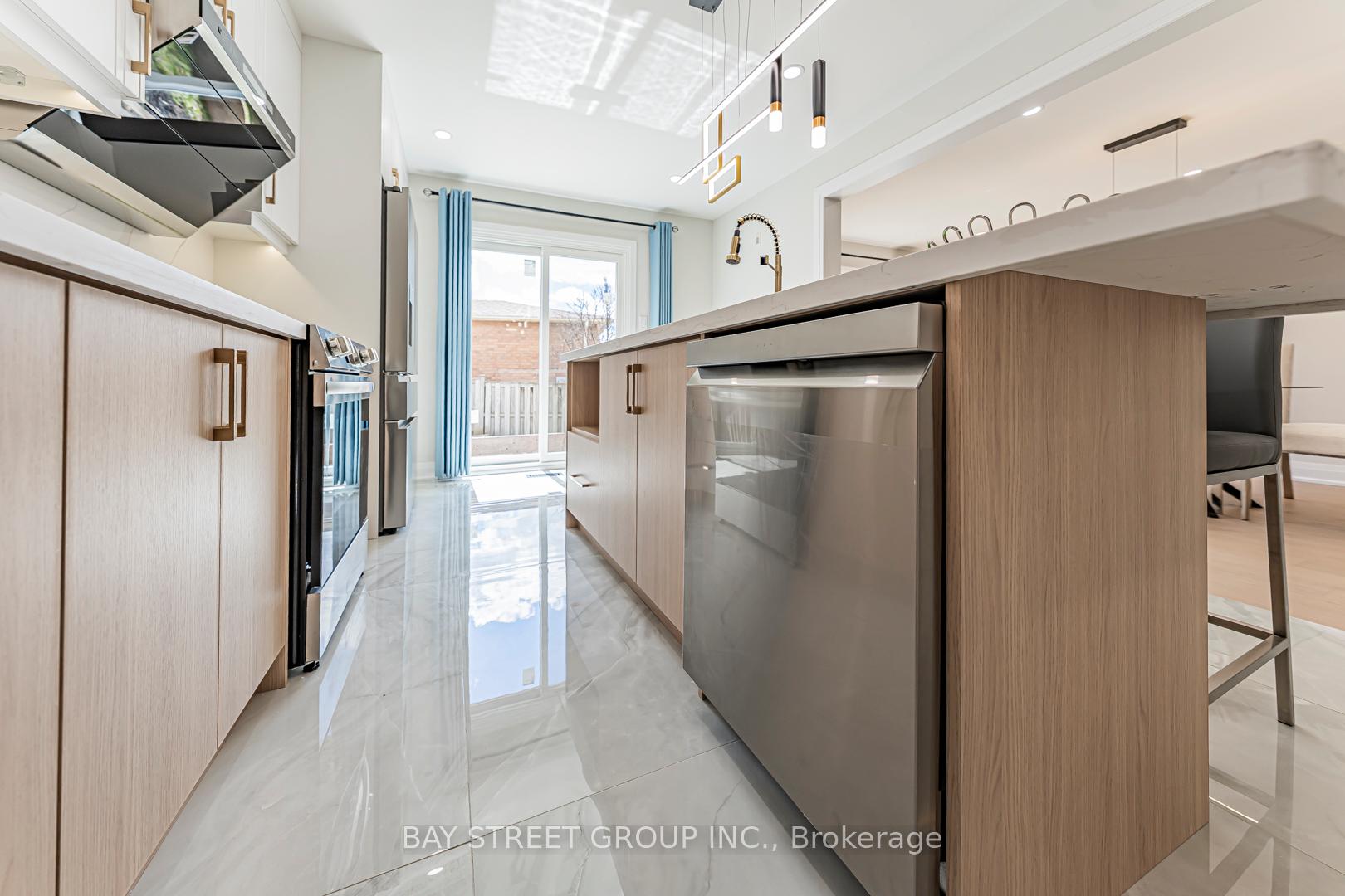 Photo 16 of 146 Cabinet Crescent, Vaughan, West Woodbridge — HOMEH