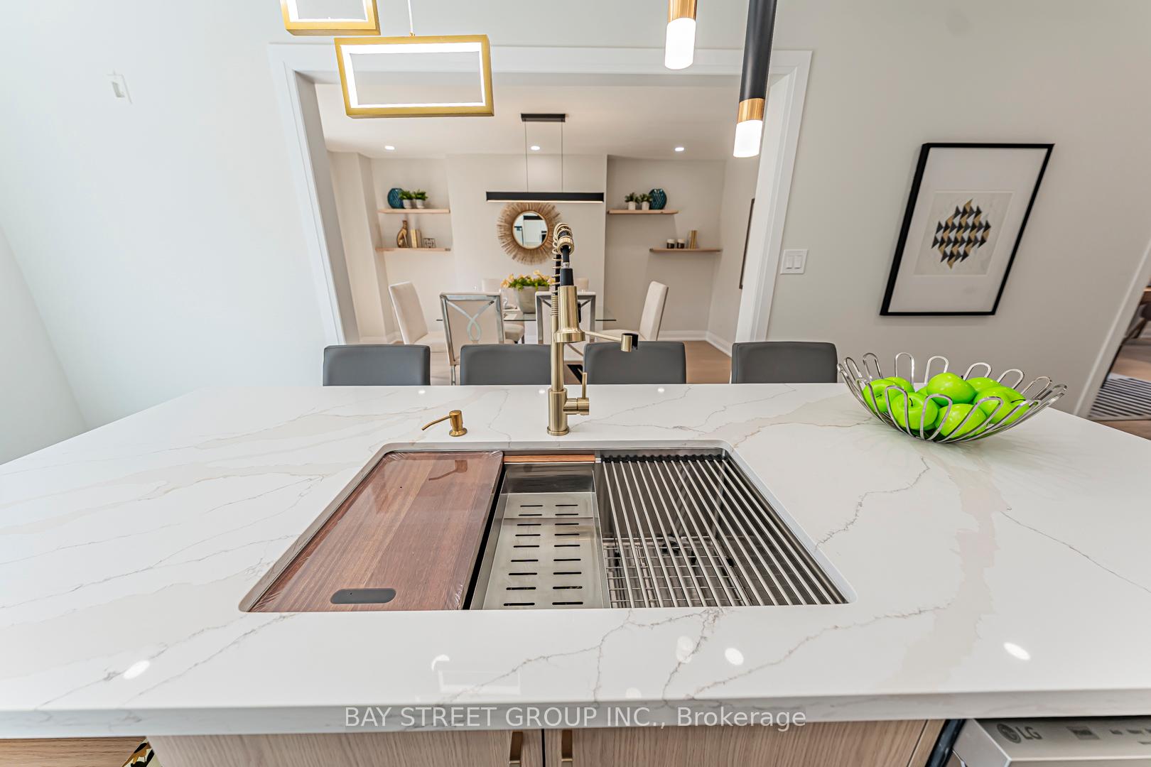Photo 17 of 146 Cabinet Crescent, Vaughan, West Woodbridge — HOMEH