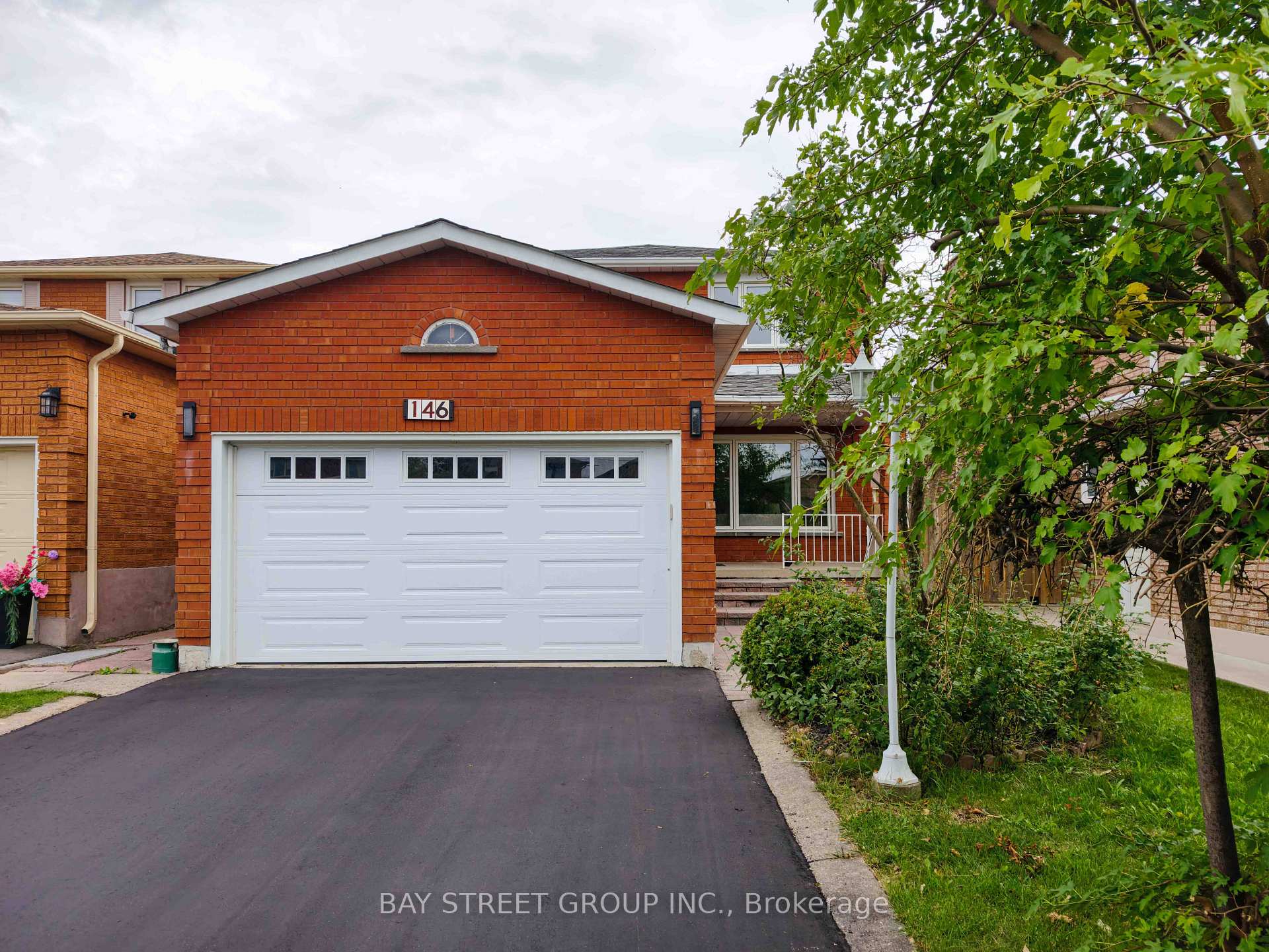 Photo 2 of 146 Cabinet Crescent, Vaughan, West Woodbridge — HOMEH