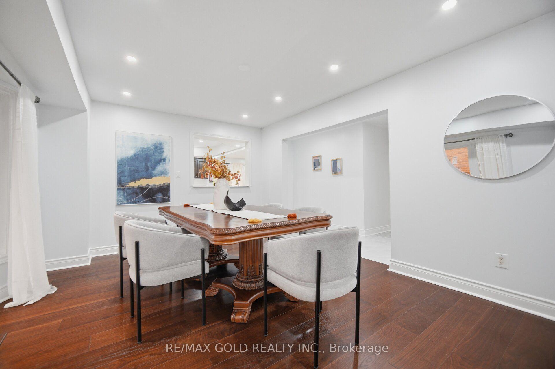 Photo 14 of 40 Kenpark Avenue, Brampton, Snelgrove — HOMEH