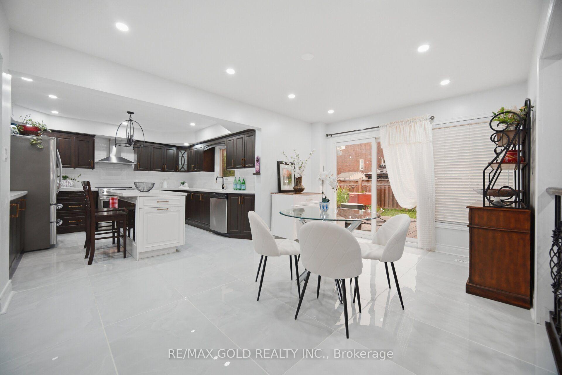 Photo 21 of 40 Kenpark Avenue, Brampton, Snelgrove — HOMEH