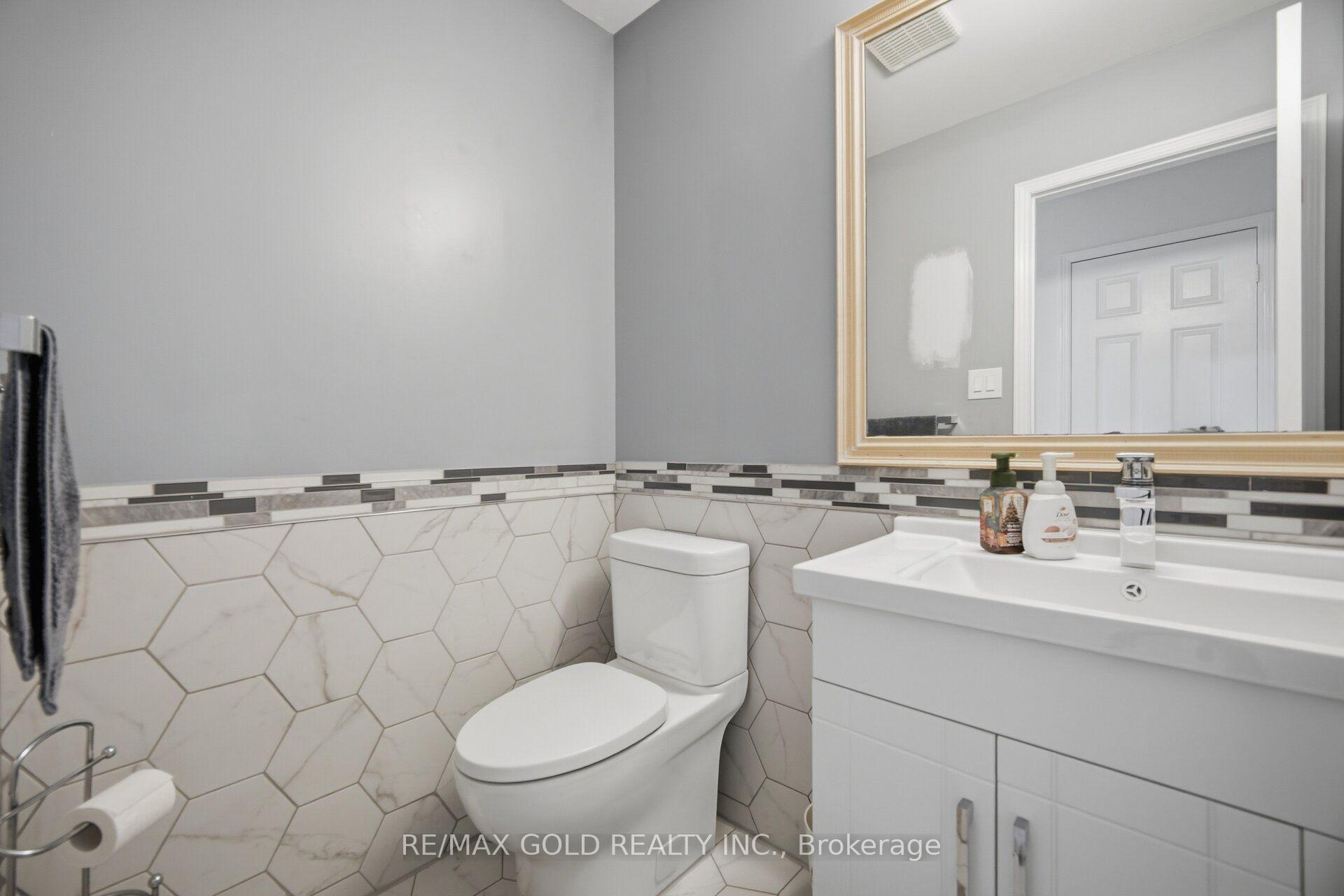 Photo 25 of 40 Kenpark Avenue, Brampton, Snelgrove — HOMEH