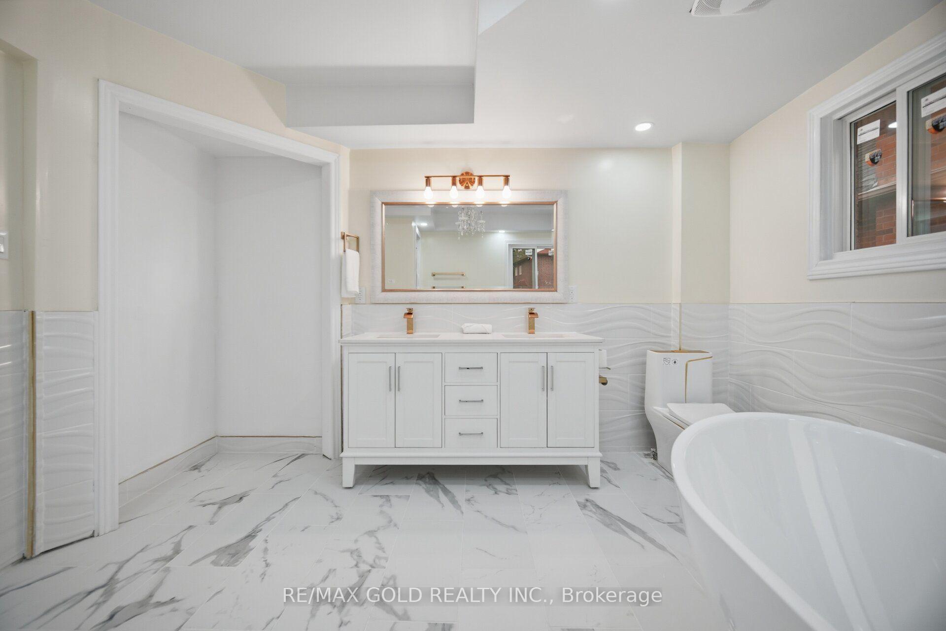Photo 34 of 40 Kenpark Avenue, Brampton, Snelgrove — HOMEH
