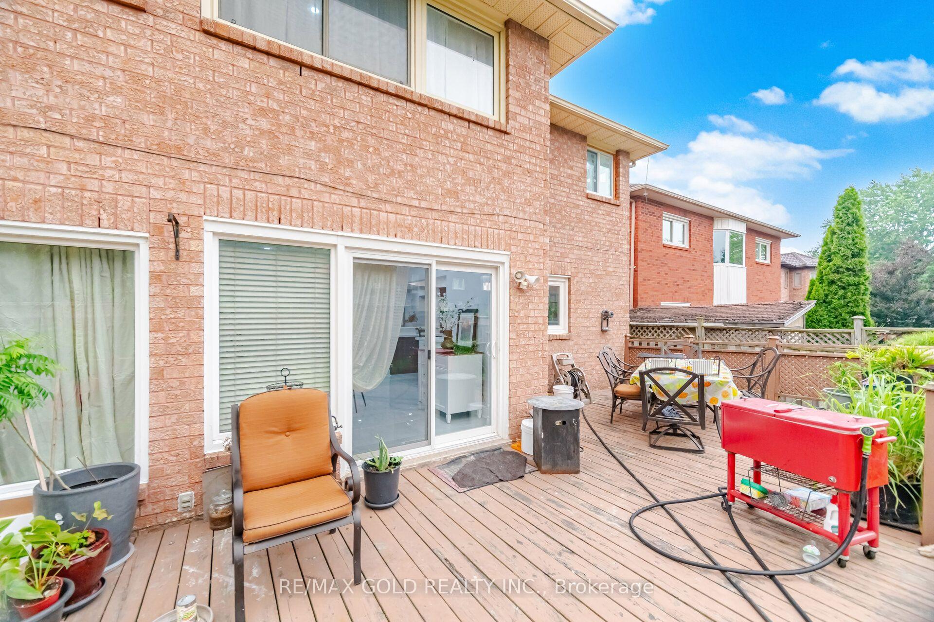 Photo 37 of 40 Kenpark Avenue, Brampton, Snelgrove — HOMEH
