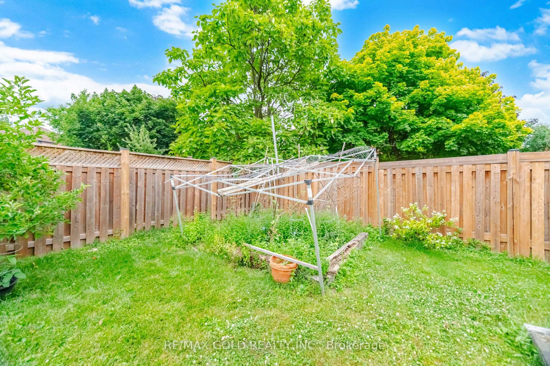 Photo 42 of 40 Kenpark Avenue, Brampton, Snelgrove — HOMEH