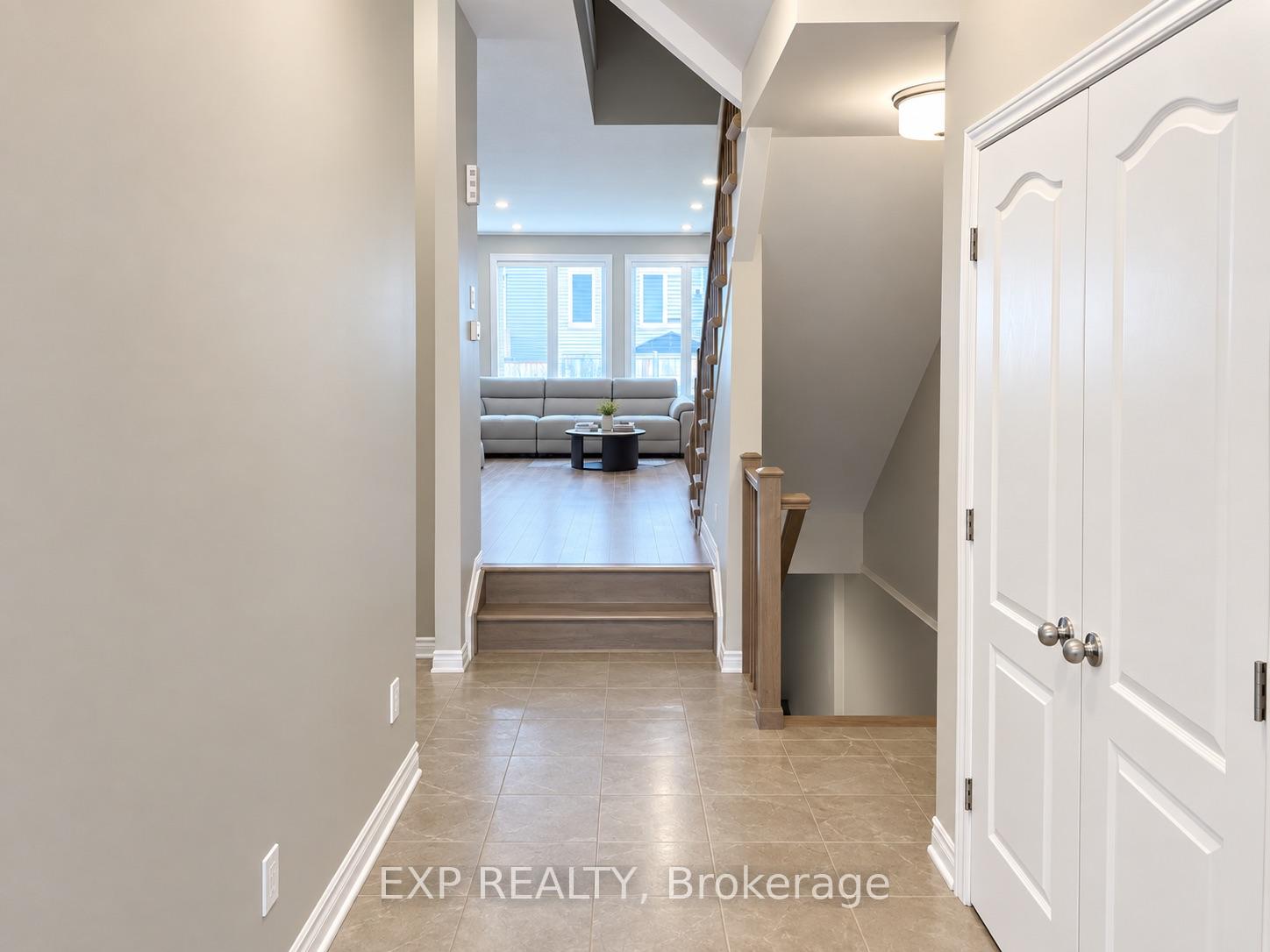 Photo 3 of 521 Sonmarg Crescent, Ottawa, Barrhaven - Half Moon Bay — HOMEH
