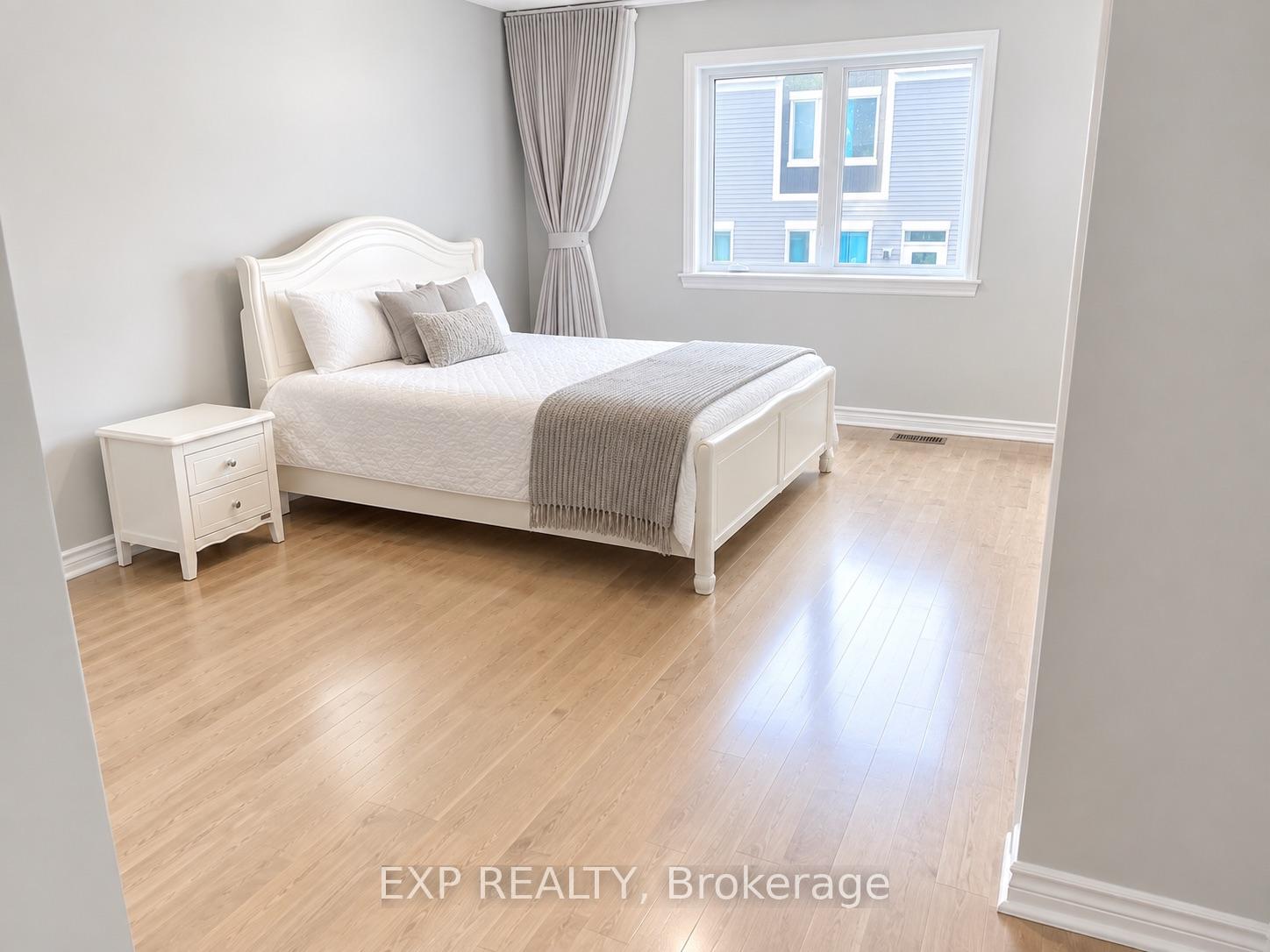 Photo 18 of 521 Sonmarg Crescent, Ottawa, Barrhaven - Half Moon Bay — HOMEH