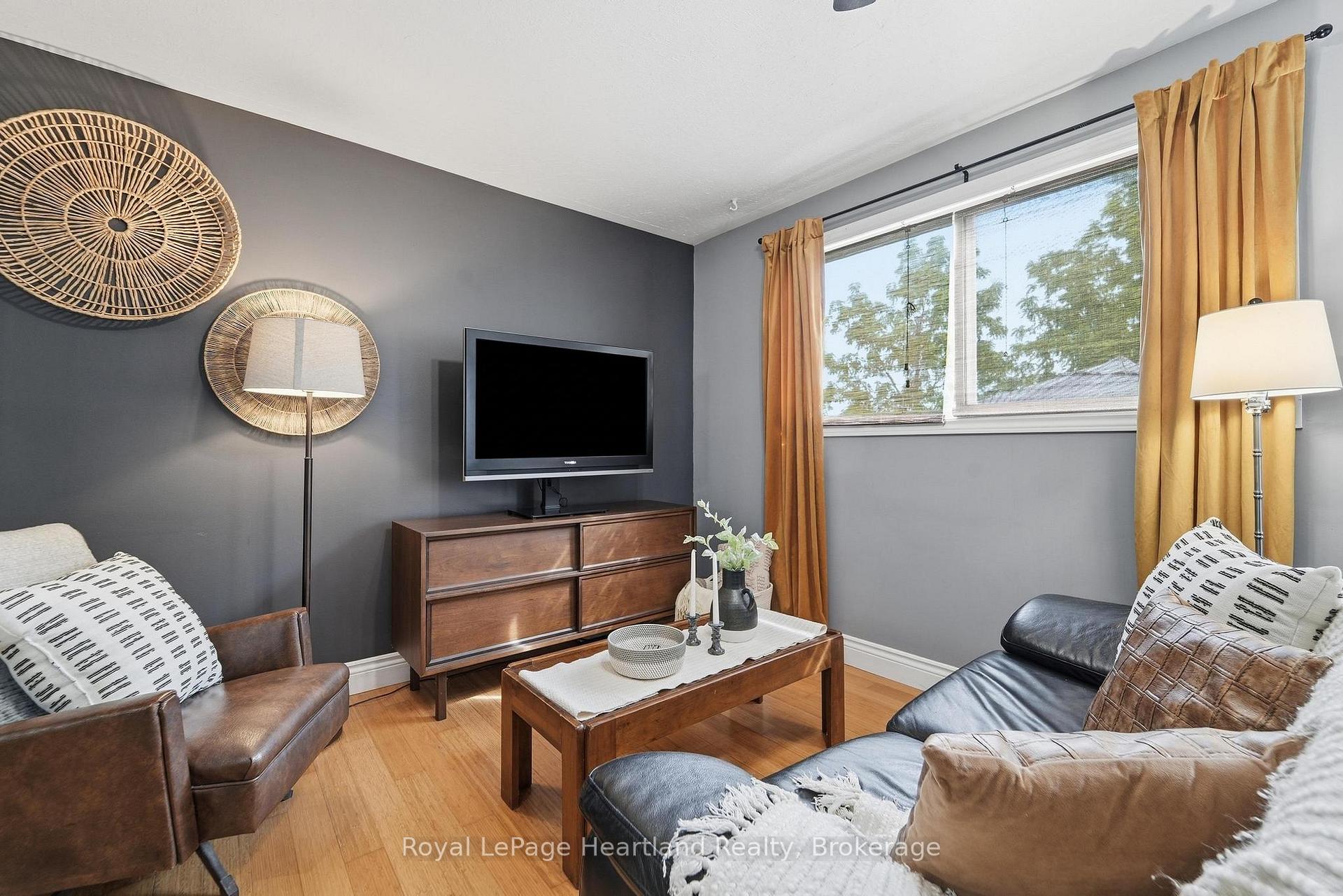 Photo 14 of 114 Bennett Street E, Goderich, Goderich (Town) — HOMEH
