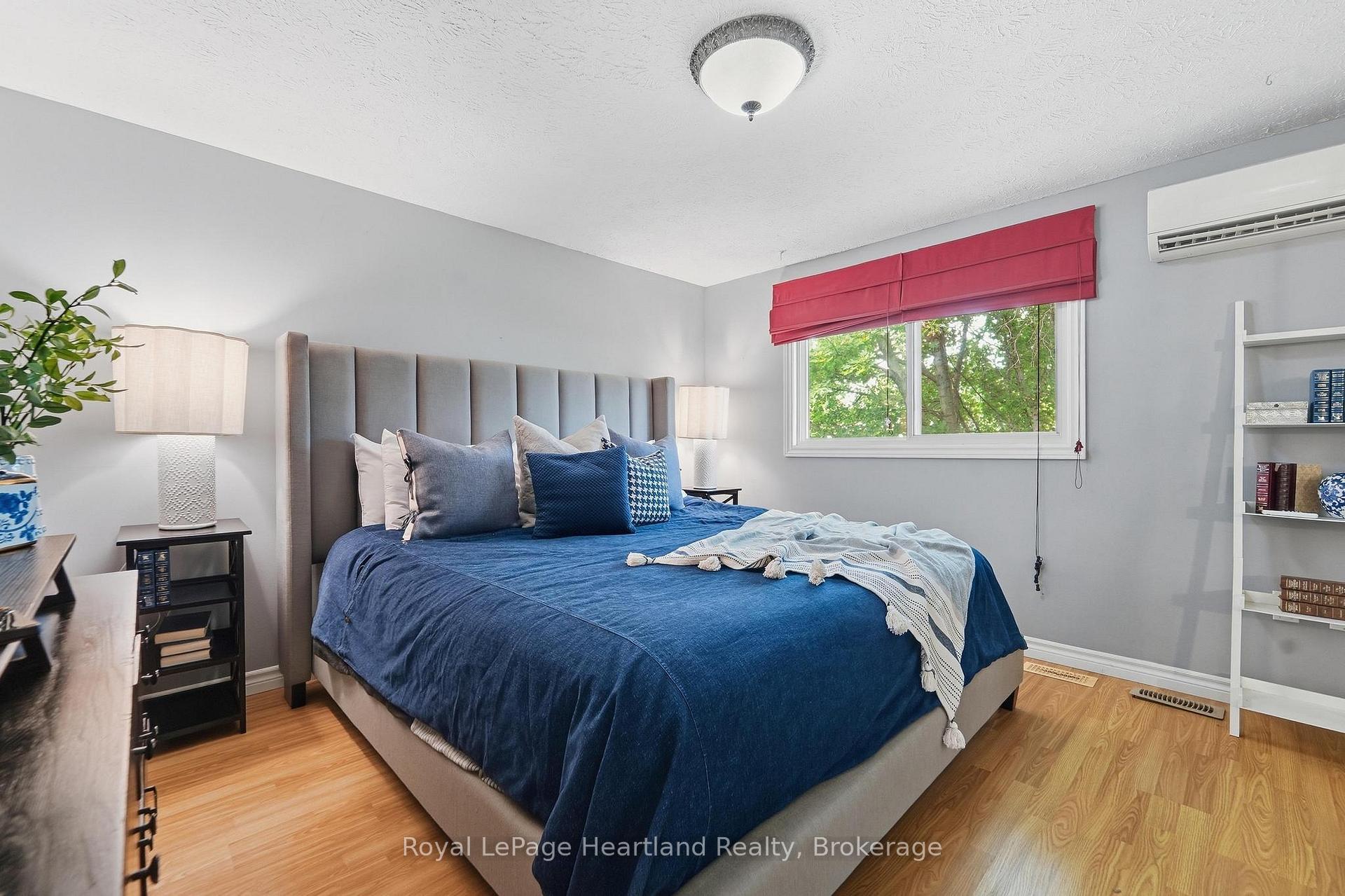 Photo 19 of 114 Bennett Street E, Goderich, Goderich (Town) — HOMEH