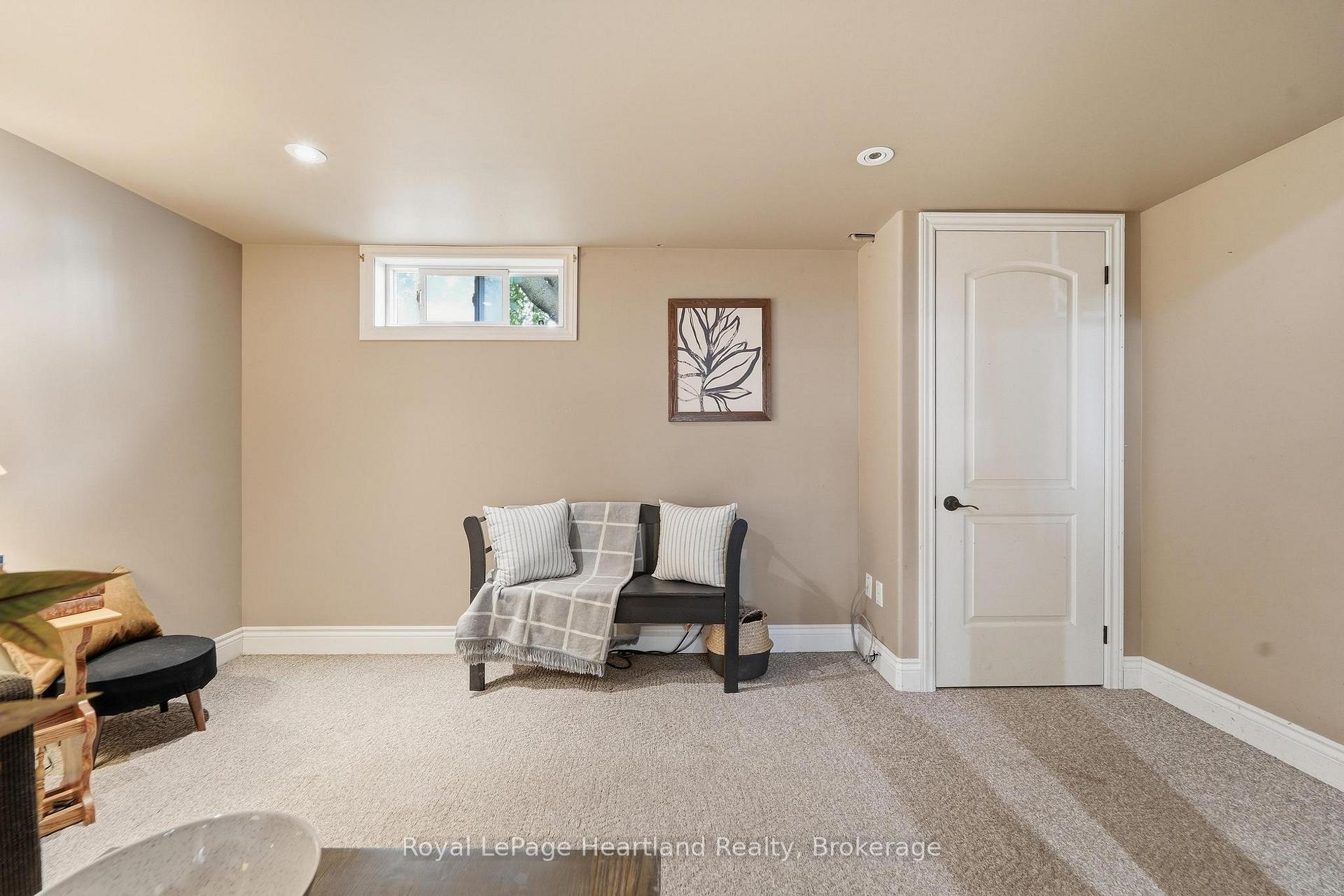 Photo 23 of 114 Bennett Street E, Goderich, Goderich (Town) — HOMEH