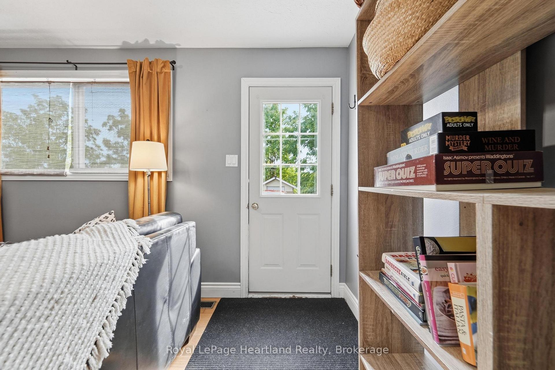 Photo 31 of 114 Bennett Street E, Goderich, Goderich (Town) — HOMEH