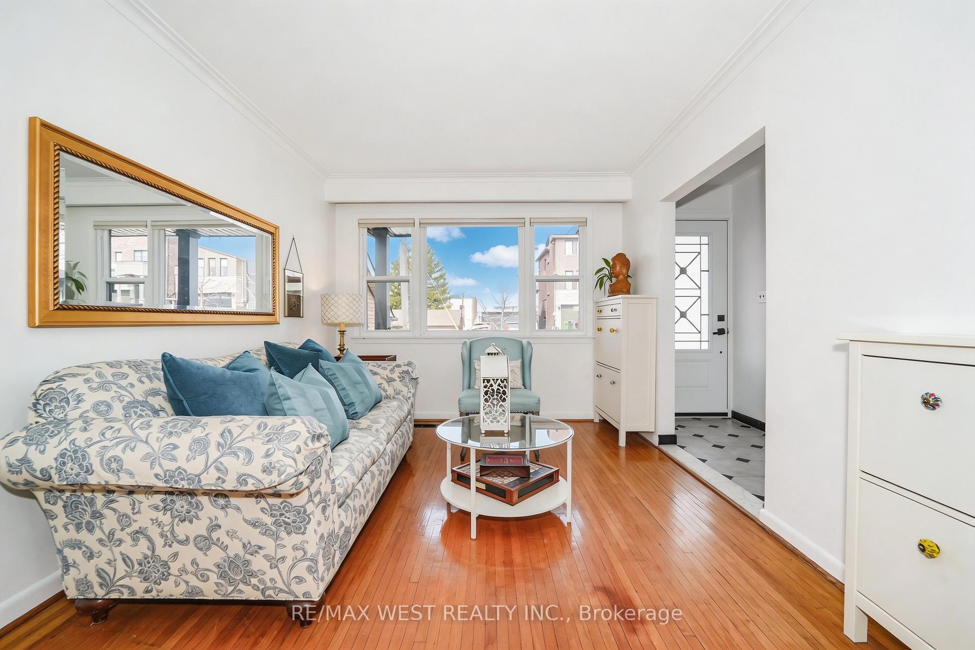 Photo 3 of 11 Helen Avenue, Toronto, Keelesdale-Eglinton West — HOMEH