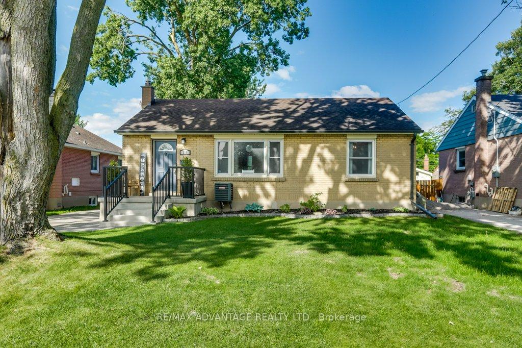 Front of 319 Manitoba Street