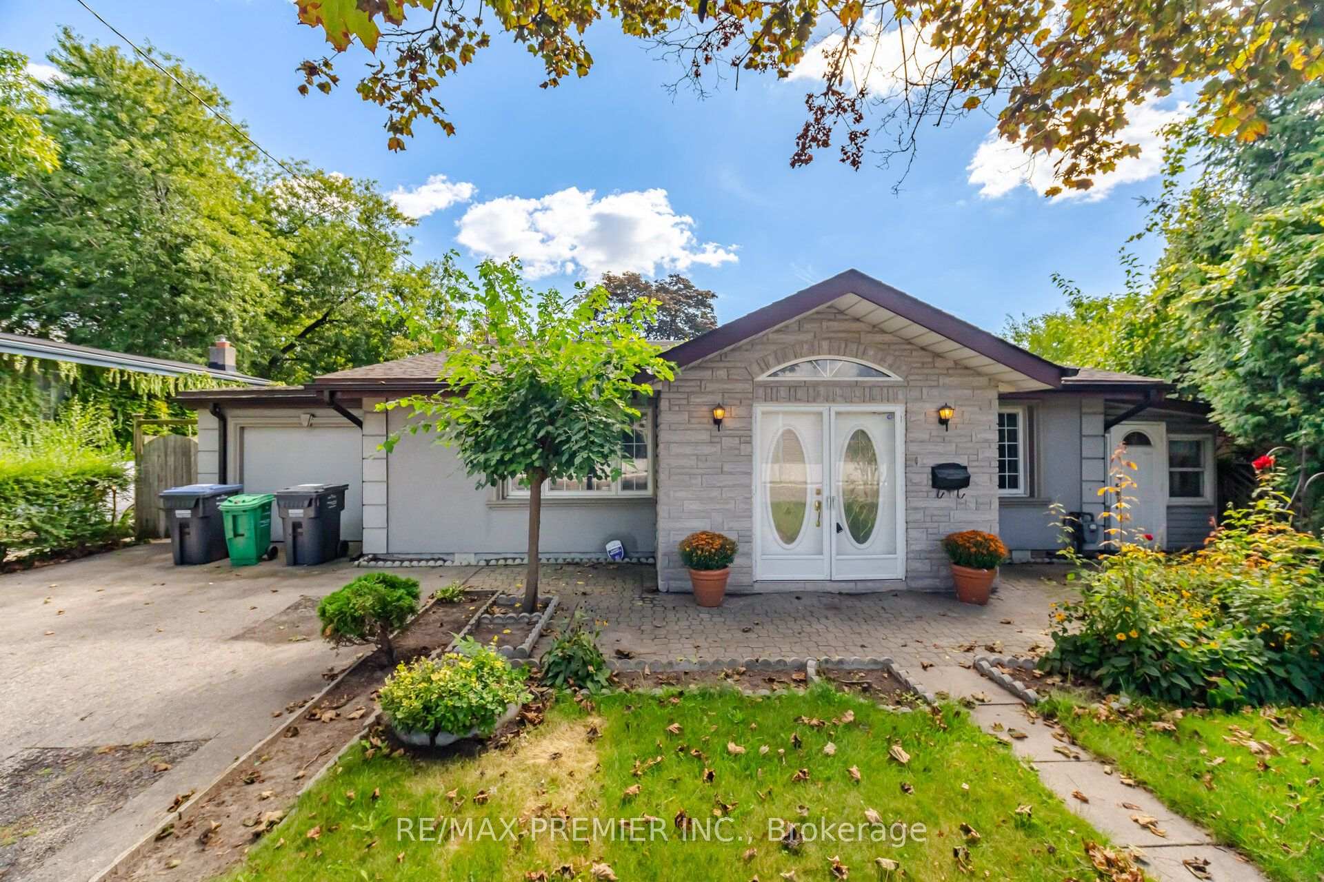 Photo of 1474 South Service Road