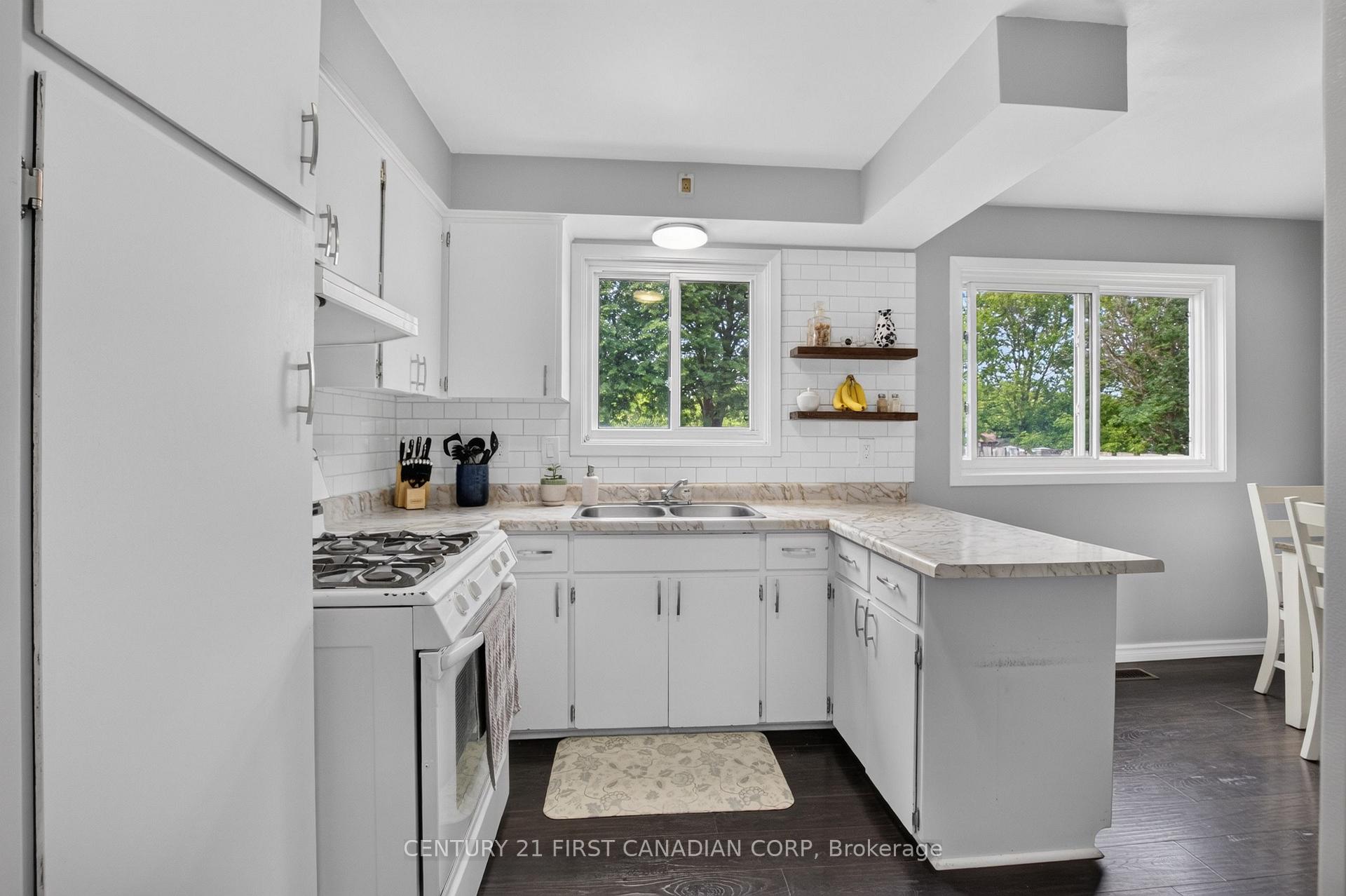 Photo 3 of 44 Hammond Street, St. Thomas — HOMEH