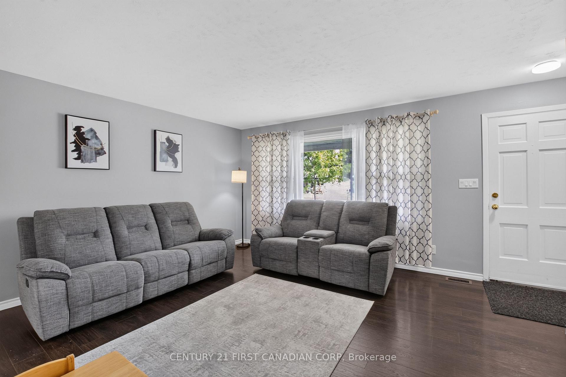 Photo 8 of 44 Hammond Street, St. Thomas — HOMEH