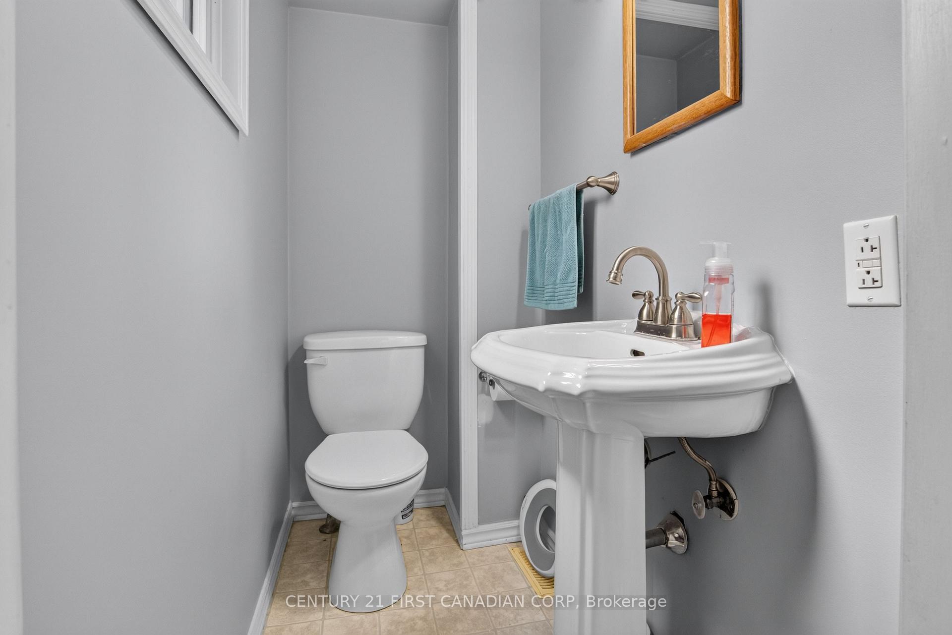 Photo 17 of 44 Hammond Street, St. Thomas — HOMEH