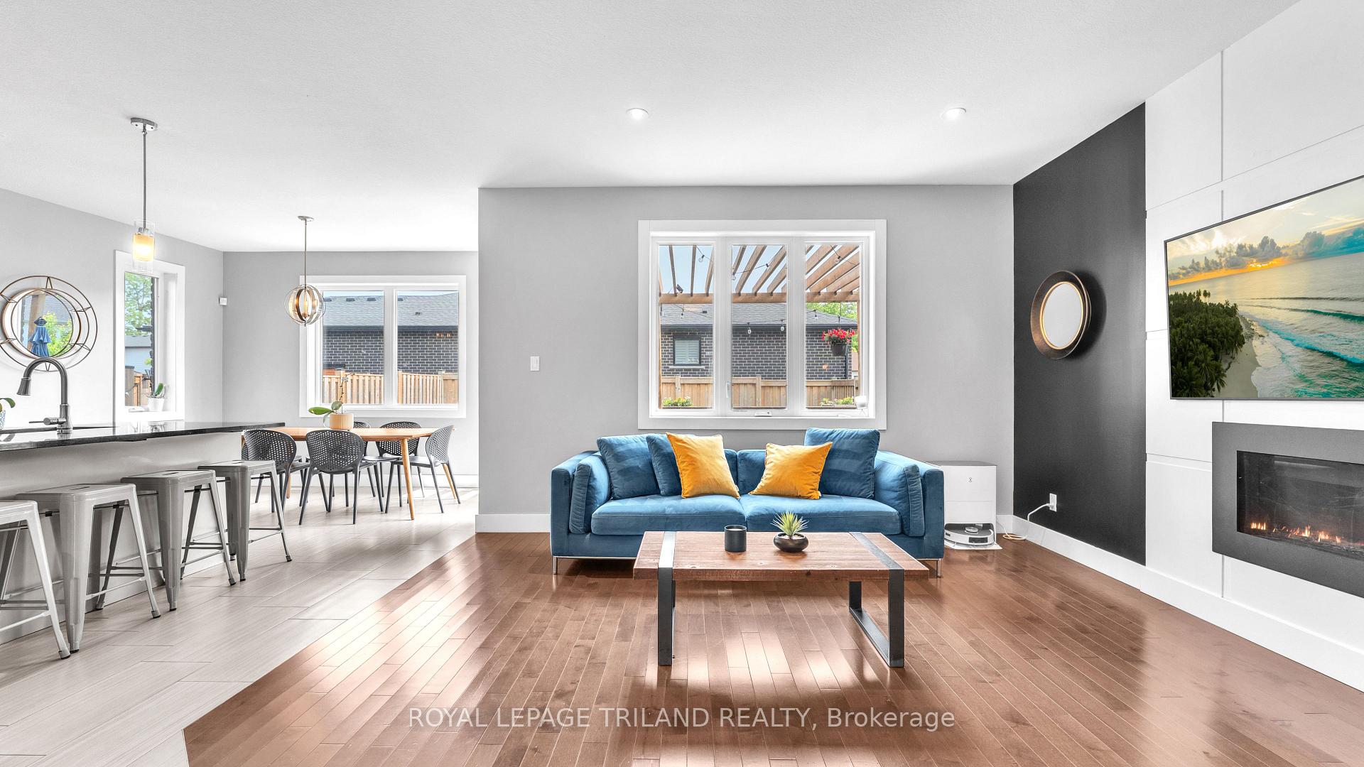 Photo 4 of 500 Sophia Crescent, London, North I — HOMEH